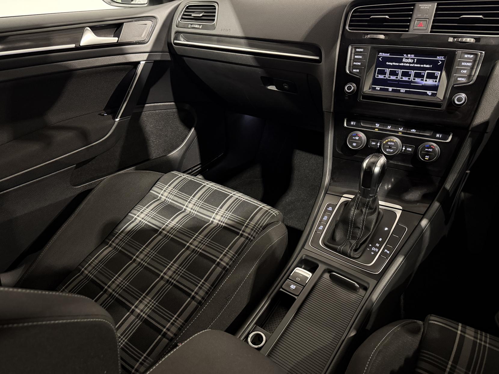 Volkswagen Golf 2.0 TDI BlueMotion Tech GTD Hatchback 3dr Diesel DSG Euro 6 (s/s) (184 ps)