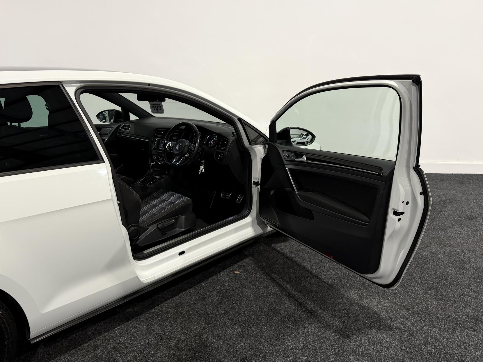 Volkswagen Golf 2.0 TDI BlueMotion Tech GTD Hatchback 3dr Diesel DSG Euro 6 (s/s) (184 ps)