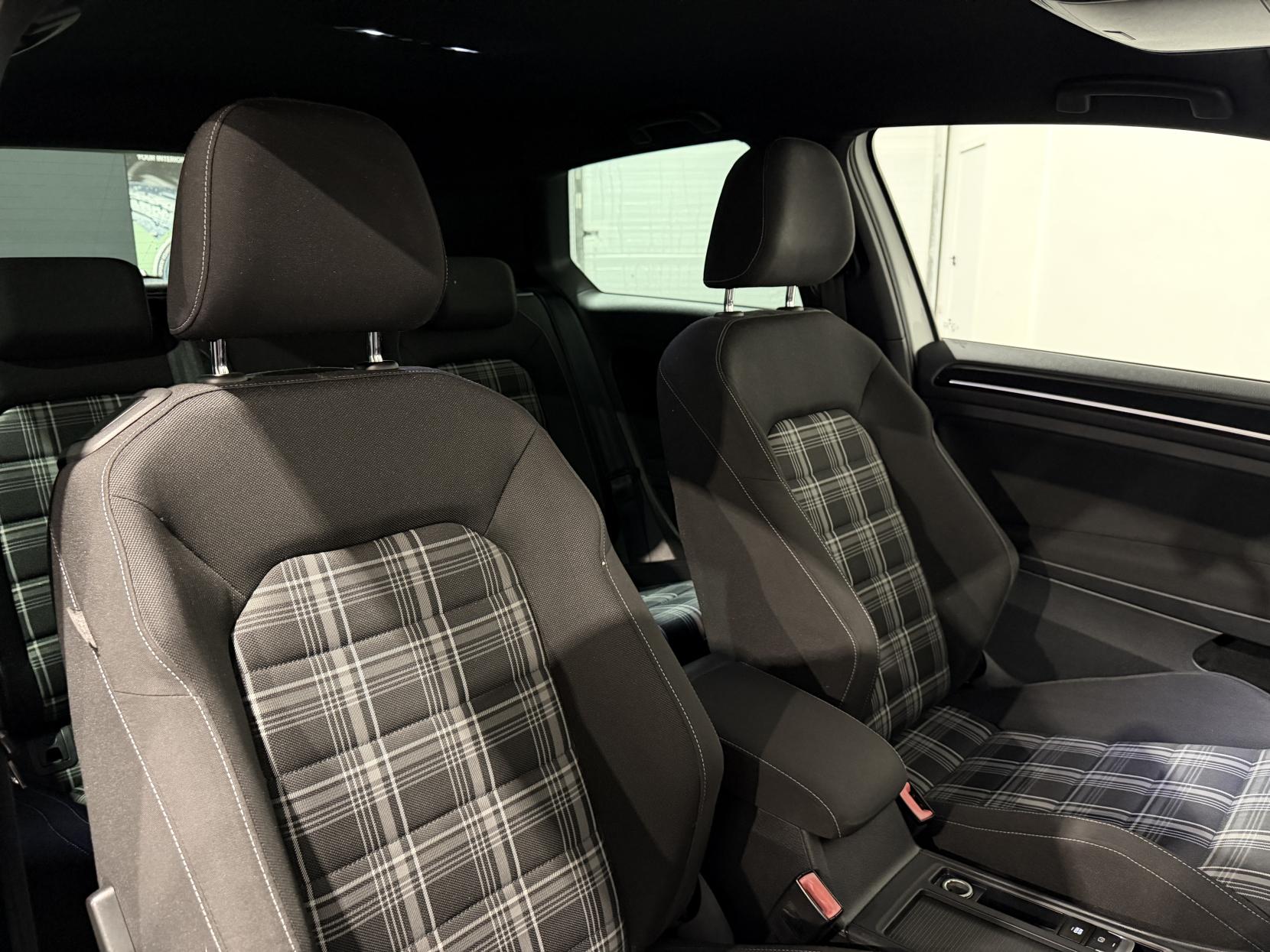 Volkswagen Golf 2.0 TDI BlueMotion Tech GTD Hatchback 3dr Diesel DSG Euro 6 (s/s) (184 ps)