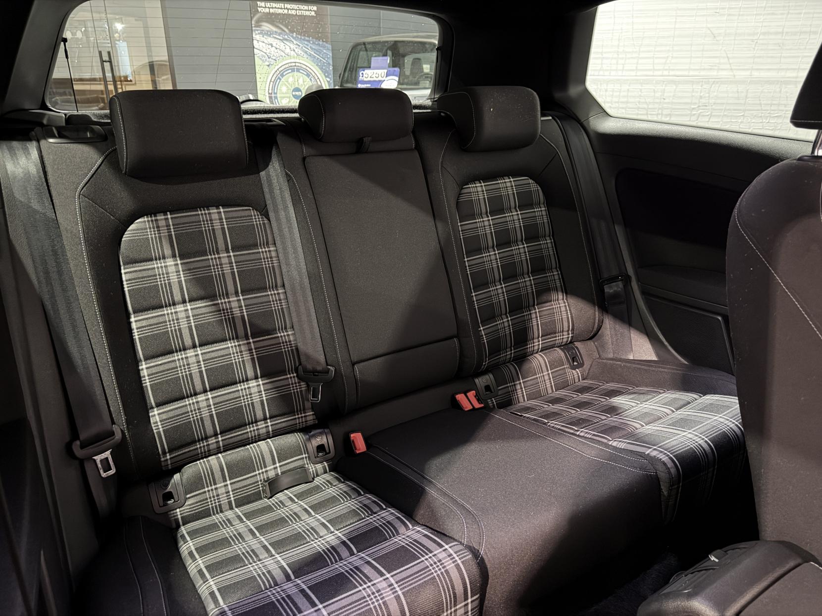 Volkswagen Golf 2.0 TDI BlueMotion Tech GTD Hatchback 3dr Diesel DSG Euro 6 (s/s) (184 ps)