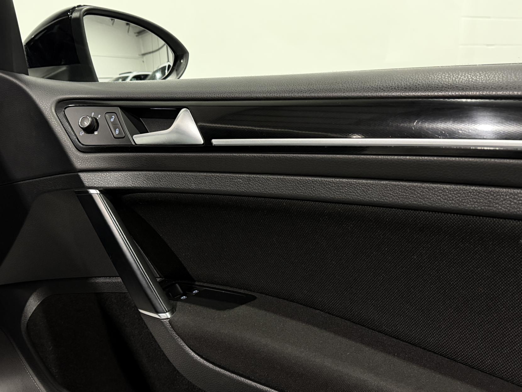 Volkswagen Golf 2.0 TDI BlueMotion Tech GTD Hatchback 3dr Diesel DSG Euro 6 (s/s) (184 ps)