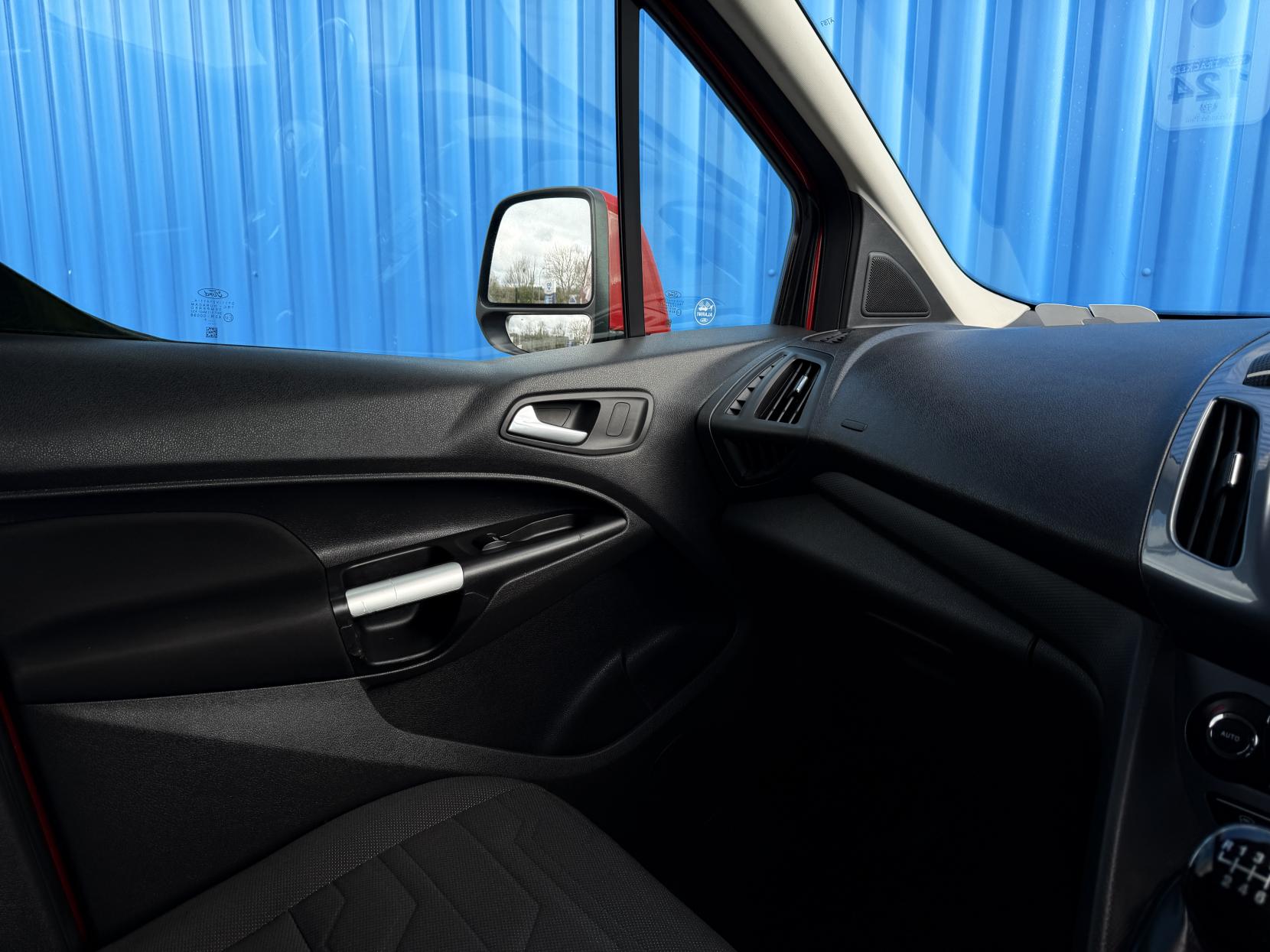 Ford Transit Connect 1.6 TDCi 200 Limited Panel Van 4dr Diesel Manual L1 H1 (124 g/km, 113 bhp)