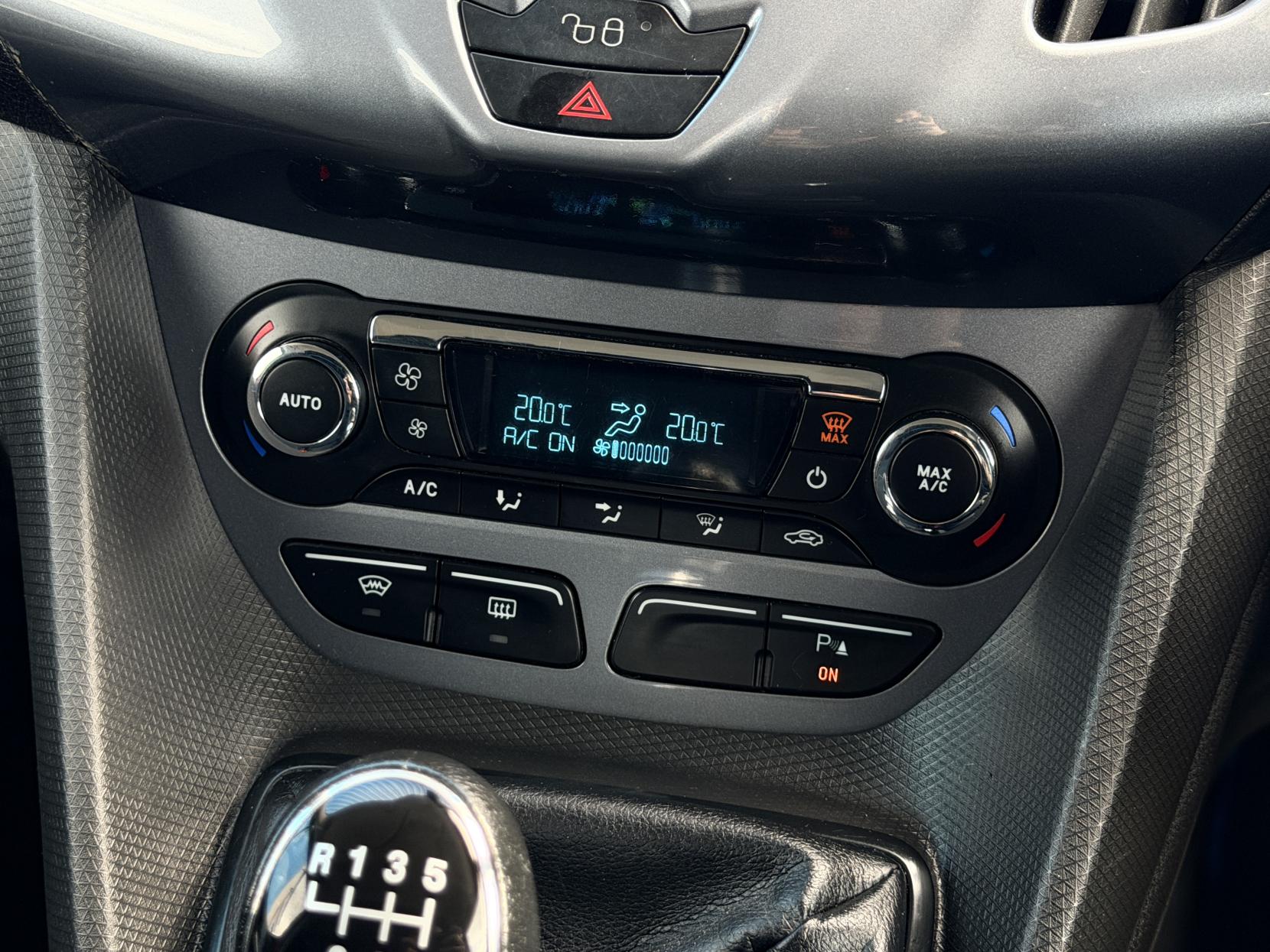 Ford Transit Connect 1.6 TDCi 200 Limited Panel Van 4dr Diesel Manual L1 H1 (124 g/km, 113 bhp)