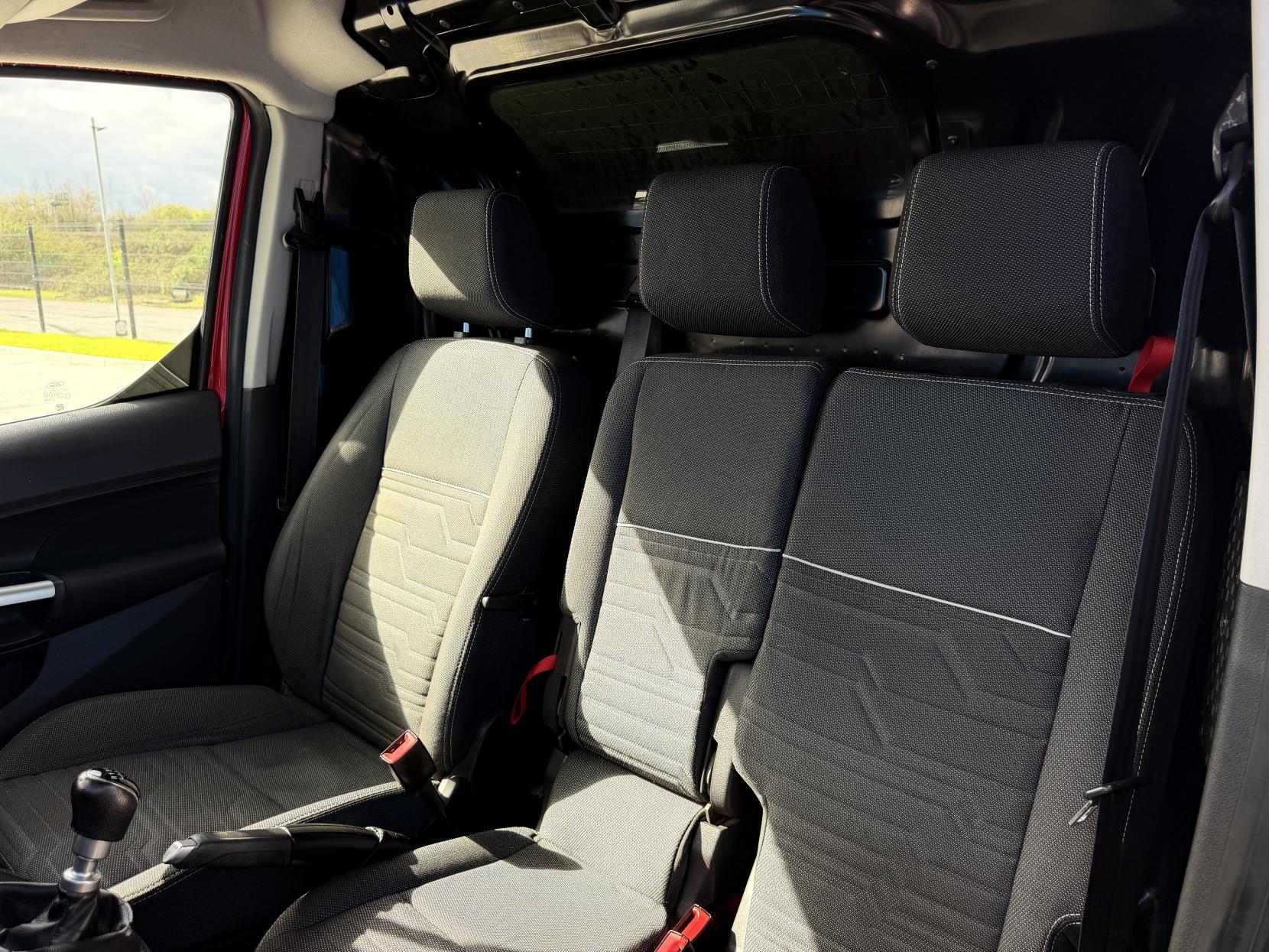 Ford Transit Connect 1.6 TDCi 200 Limited Panel Van 4dr Diesel Manual L1 H1 (124 g/km, 113 bhp)