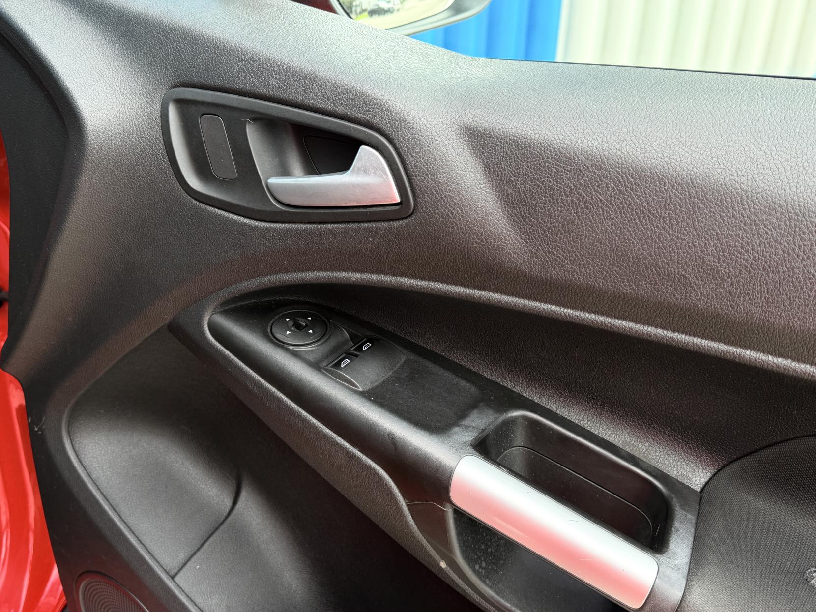 Ford Transit Connect 1.6 TDCi 200 Limited Panel Van 4dr Diesel Manual L1 H1 (124 g/km, 113 bhp)