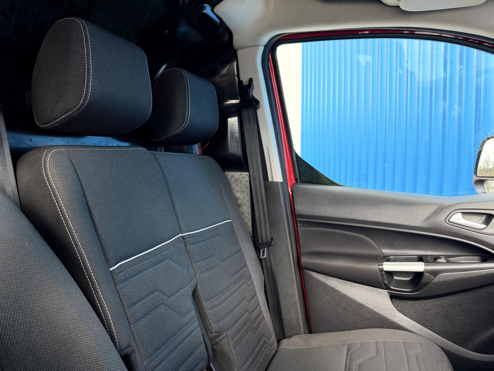 Ford Transit Connect 1.6 TDCi 200 Limited Panel Van 4dr Diesel Manual L1 H1 (124 g/km, 113 bhp)