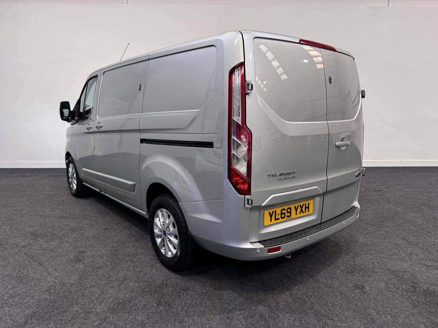 Ford Transit Custom 2.0 300 EcoBlue Limited Panel Van 5dr Diesel Manual L1 H1 Euro 6 (s/s) (130 ps)