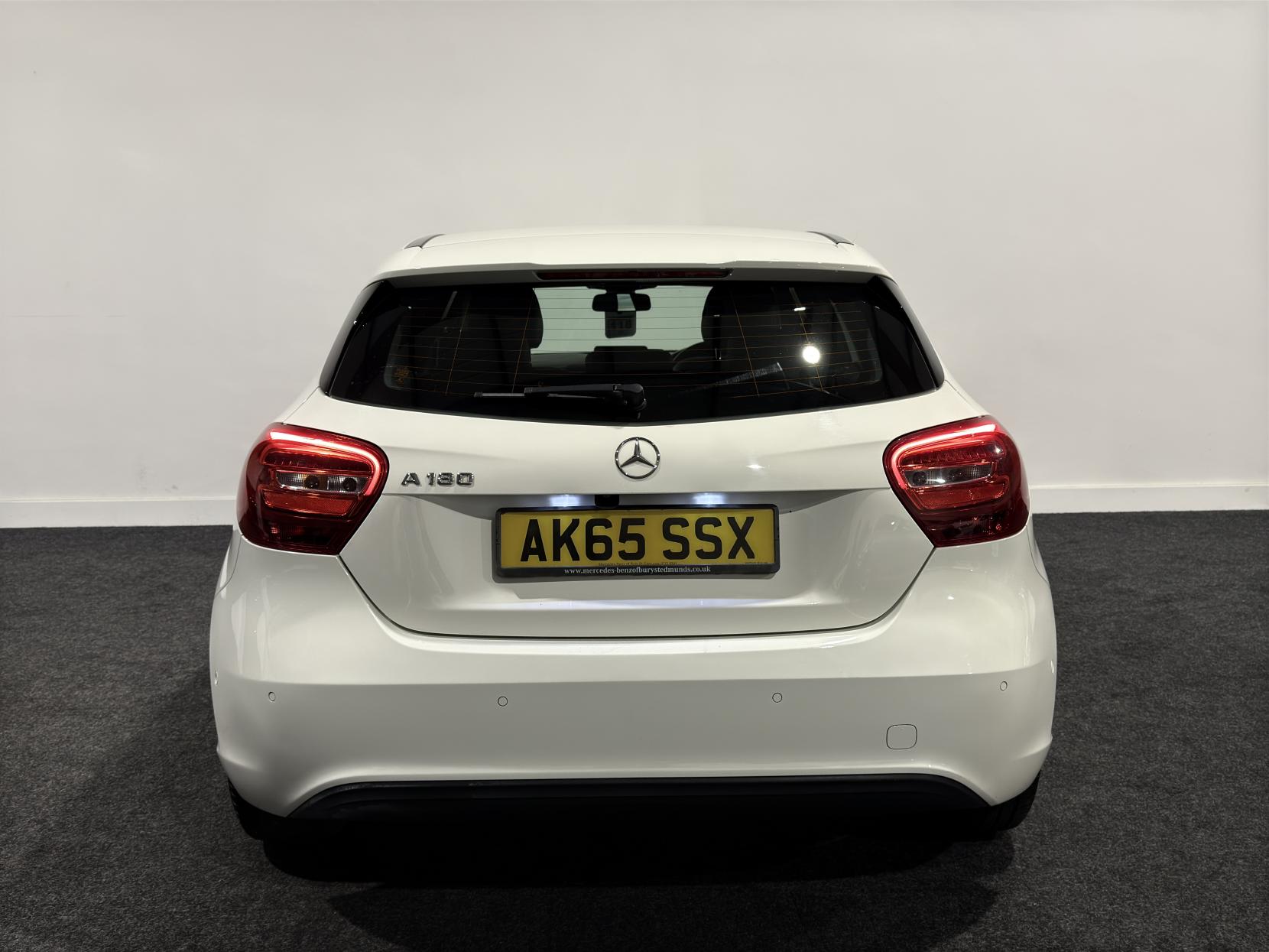 Mercedes-Benz A Class 1.6 A180 SE (Executive) Hatchback 5dr Petrol Manual Euro 6 (s/s) (122 ps)