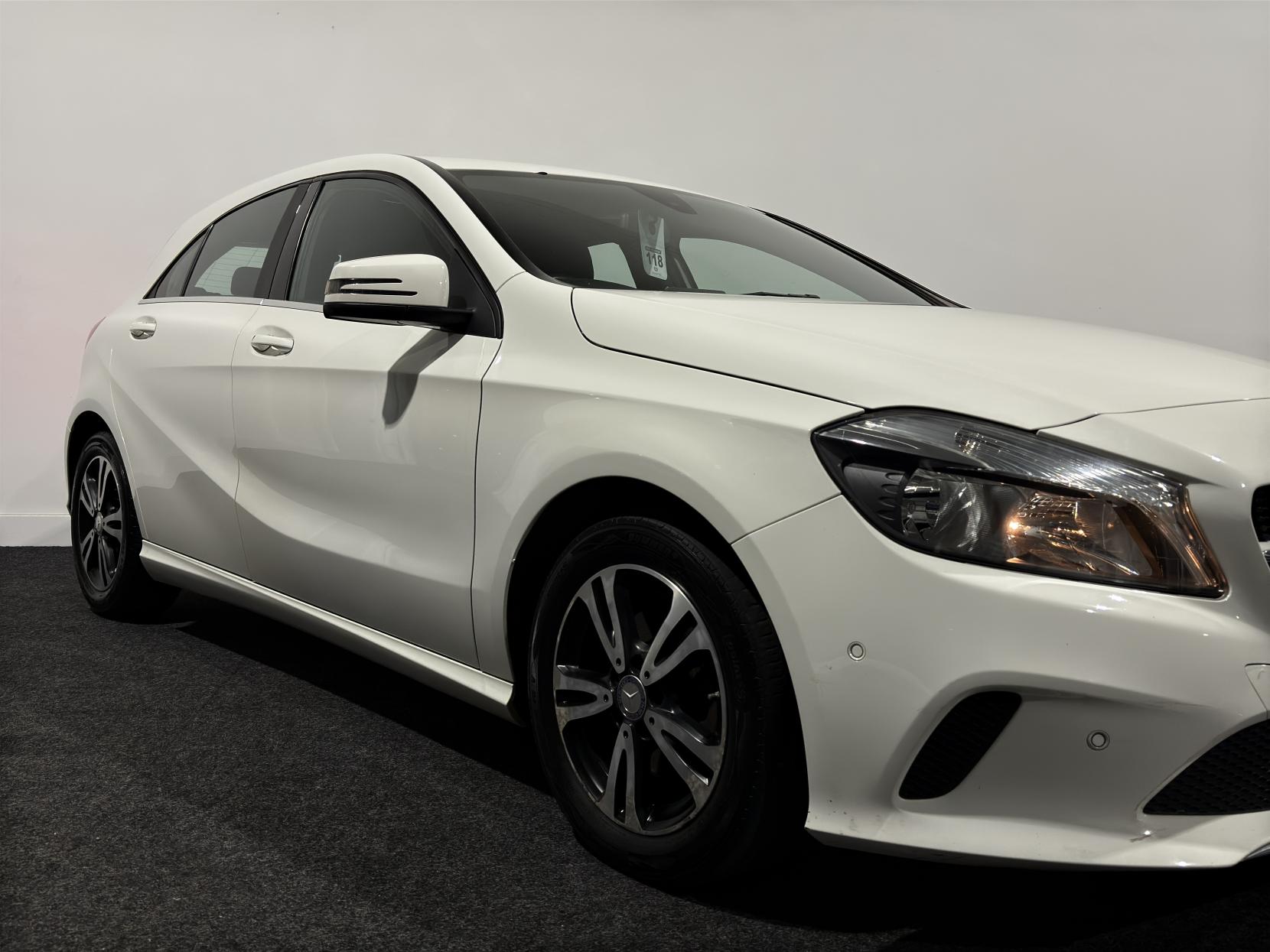 Mercedes-Benz A Class 1.6 A180 SE (Executive) Hatchback 5dr Petrol Manual Euro 6 (s/s) (122 ps)
