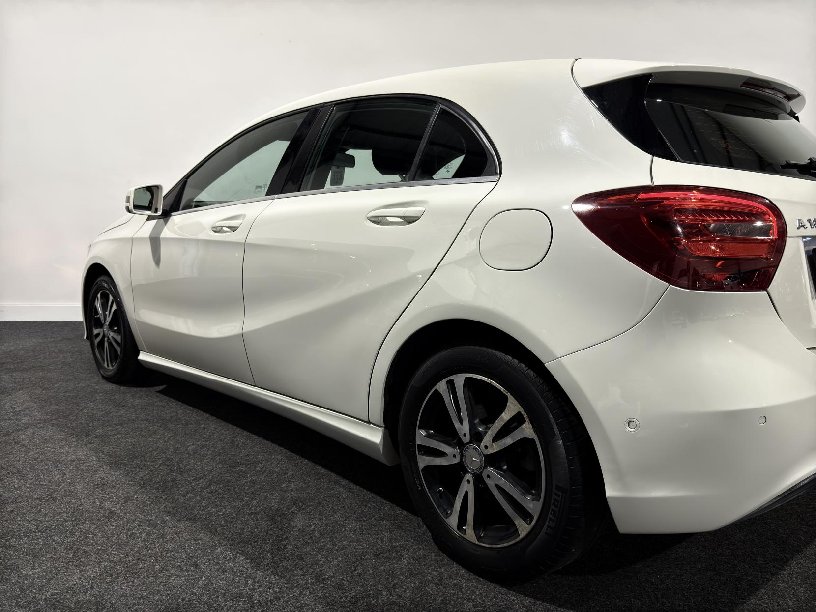 Mercedes-Benz A Class 1.6 A180 SE (Executive) Hatchback 5dr Petrol Manual Euro 6 (s/s) (122 ps)