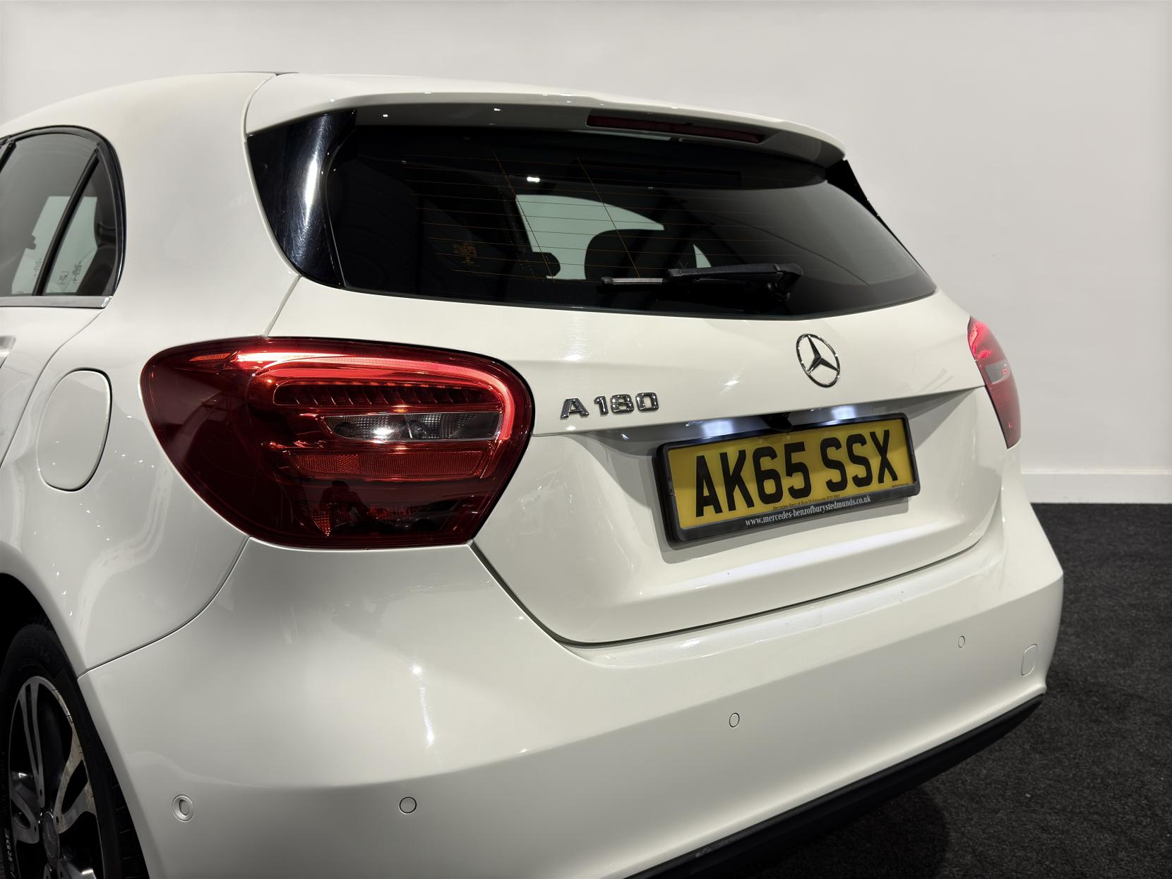 Mercedes-Benz A Class 1.6 A180 SE (Executive) Hatchback 5dr Petrol Manual Euro 6 (s/s) (122 ps)