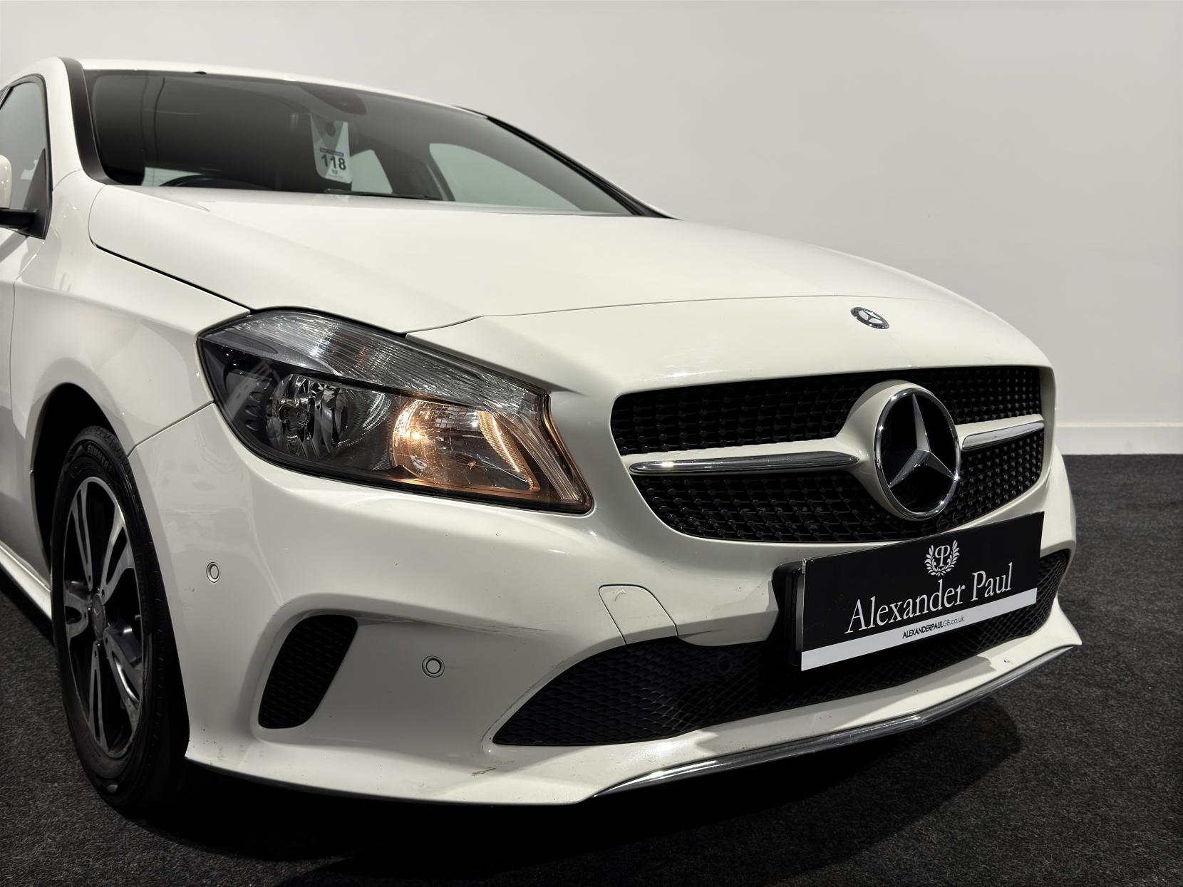 Mercedes-Benz A Class 1.6 A180 SE (Executive) Hatchback 5dr Petrol Manual Euro 6 (s/s) (122 ps)