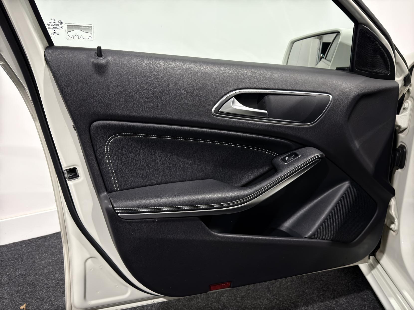 Mercedes-Benz A Class 1.6 A180 SE (Executive) Hatchback 5dr Petrol Manual Euro 6 (s/s) (122 ps)