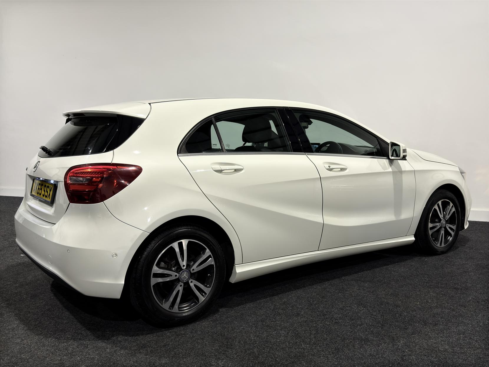 Mercedes-Benz A Class 1.6 A180 SE (Executive) Hatchback 5dr Petrol Manual Euro 6 (s/s) (122 ps)