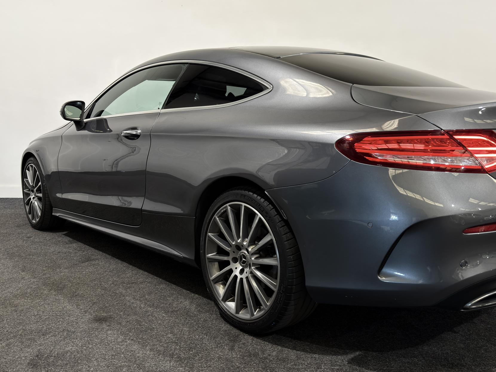 Mercedes-Benz C Class 2.1 C220d AMG Line (Premium Plus) Coupe 2dr Diesel G-Tronic+ Euro 6 (s/s) (170 ps)