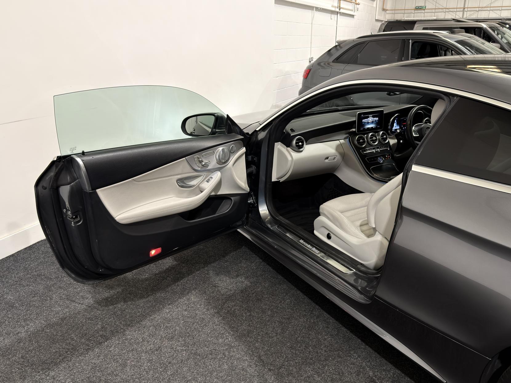 Mercedes-Benz C Class 2.1 C220d AMG Line (Premium Plus) Coupe 2dr Diesel G-Tronic+ Euro 6 (s/s) (170 ps)