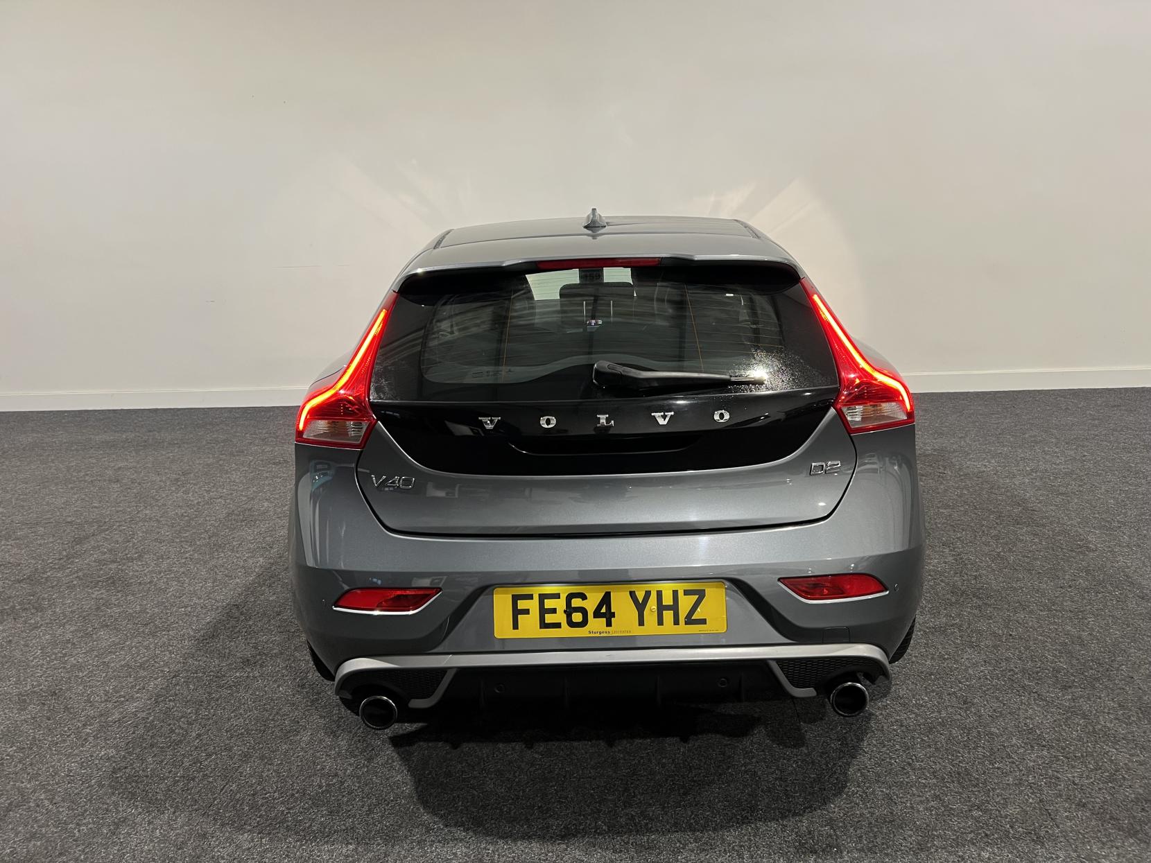 Volvo V40 1.6 D2 R-Design Hatchback 5dr Diesel Manual Euro 5 (s/s) (115 ps)