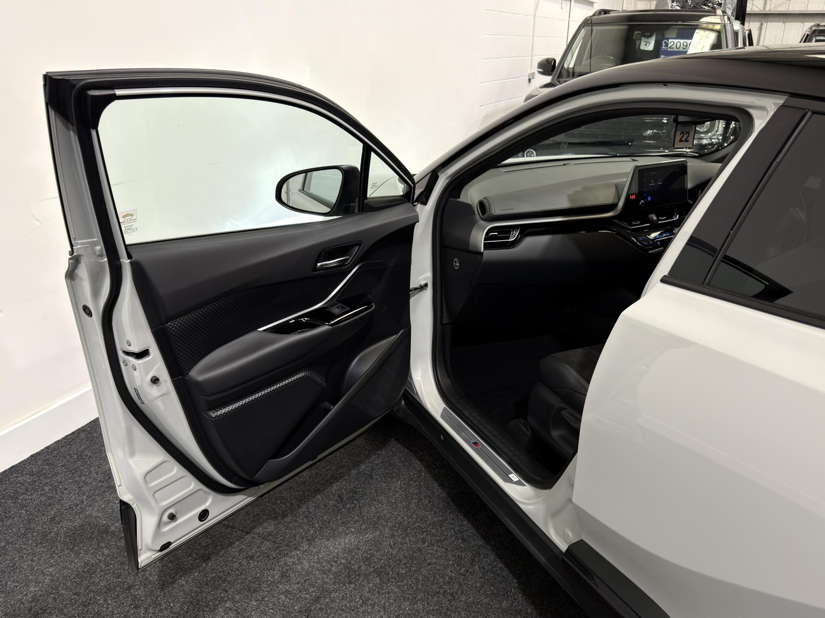 Toyota C-HR 2.0 VVT-h GR SPORT SUV 5dr Petrol Hybrid CVT Euro 6 (s/s) (184 ps)