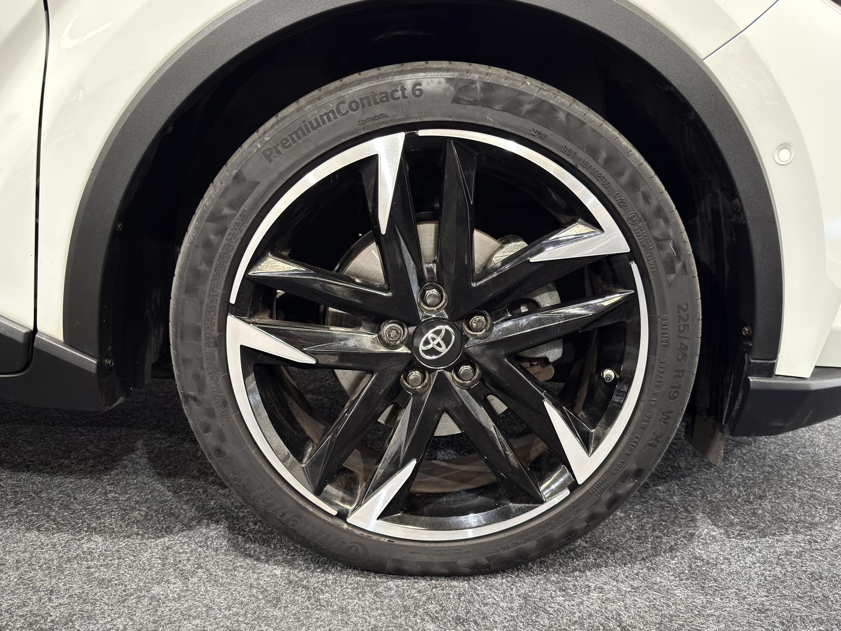 Toyota C-HR 2.0 VVT-h GR SPORT SUV 5dr Petrol Hybrid CVT Euro 6 (s/s) (184 ps)
