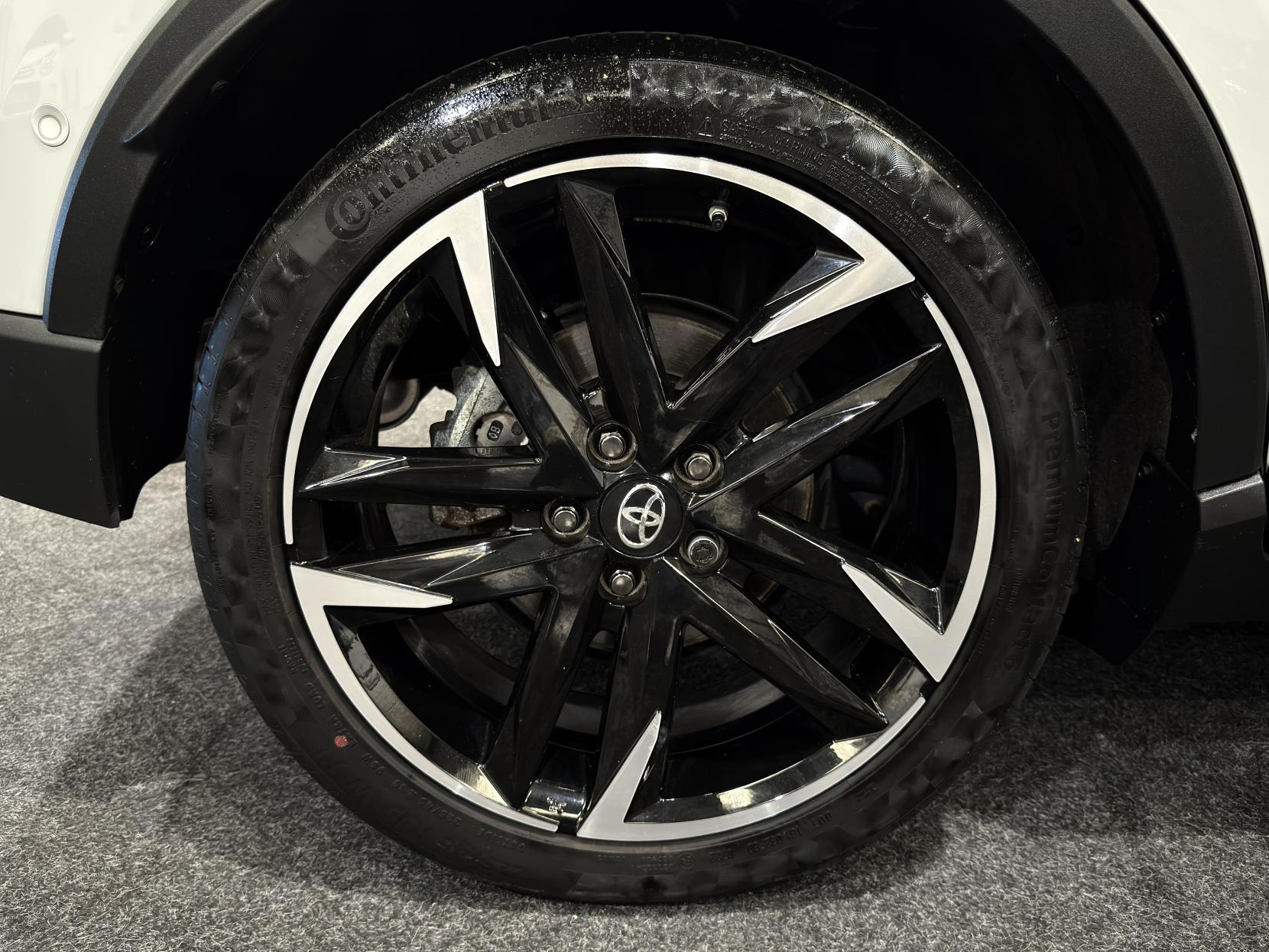 Toyota C-HR 2.0 VVT-h GR SPORT SUV 5dr Petrol Hybrid CVT Euro 6 (s/s) (184 ps)