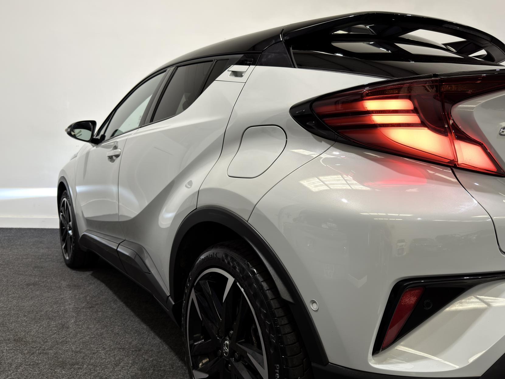Toyota C-HR 2.0 VVT-h GR SPORT SUV 5dr Petrol Hybrid CVT Euro 6 (s/s) (184 ps)