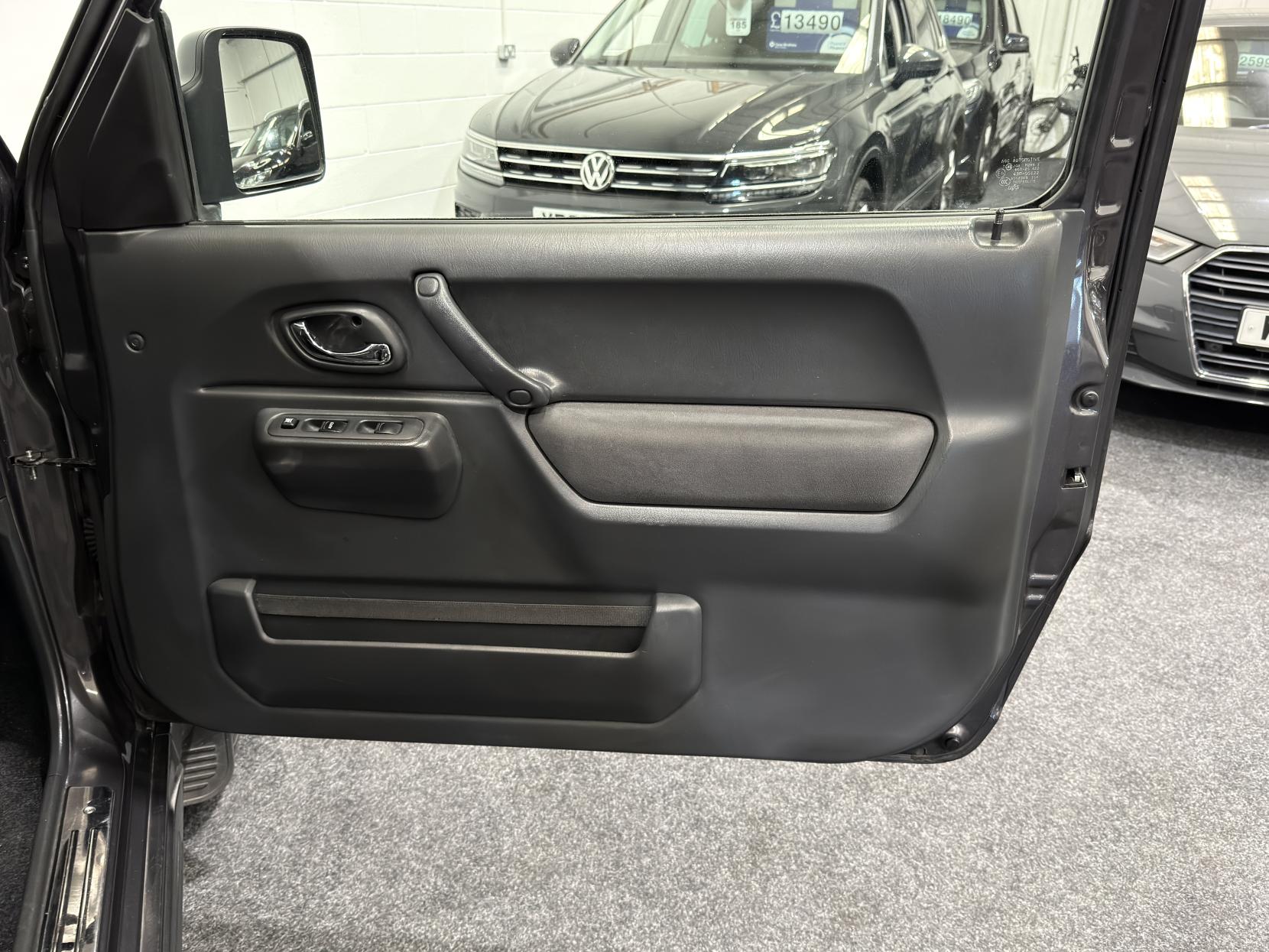 Suzuki Jimny 1.3 SZ4 SUV 3dr Petrol Manual (162 g/km, 83 bhp)