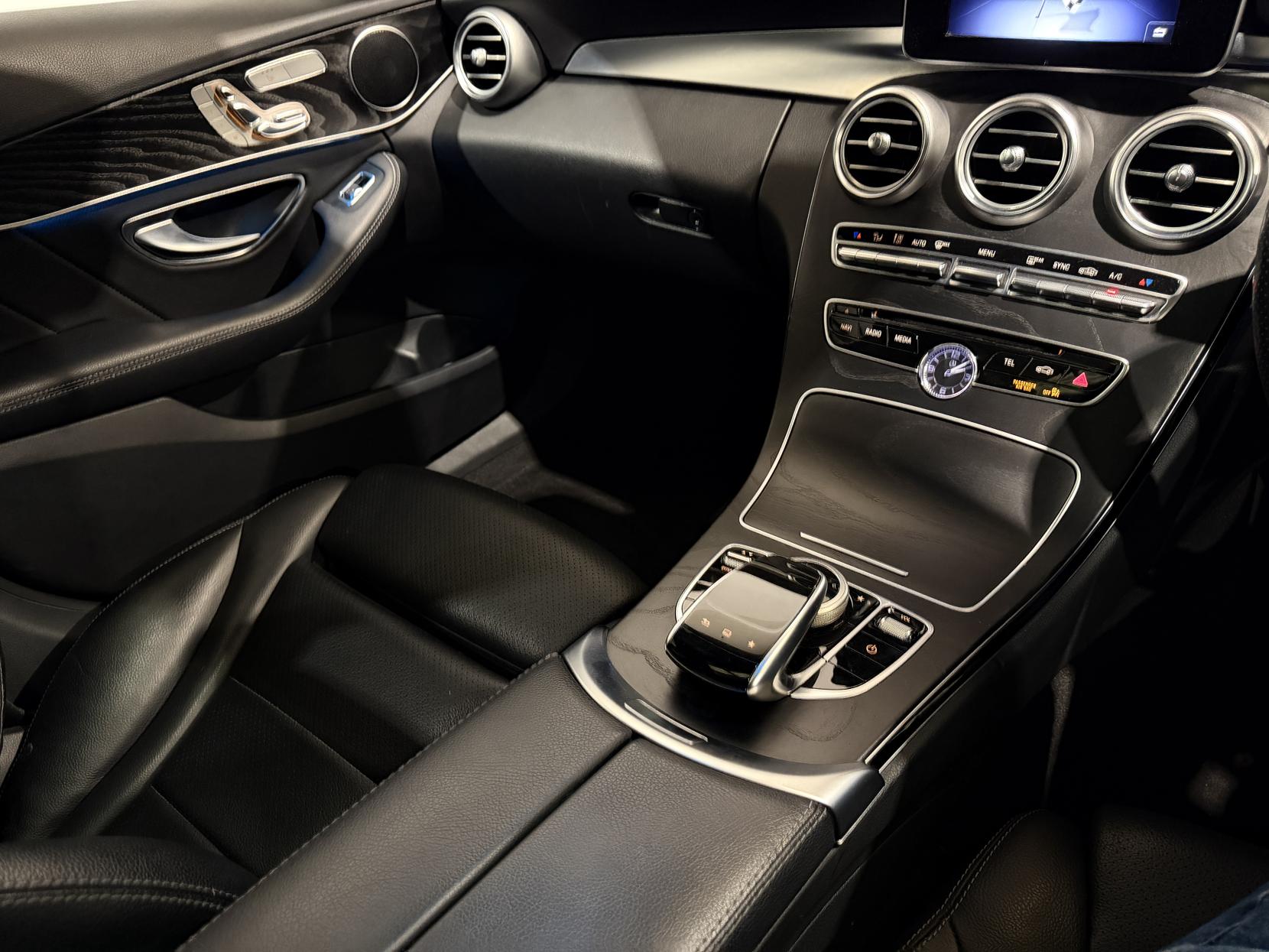 Mercedes-Benz C Class 2.1 C250d AMG Line (Premium) Estate 5dr Diesel 7G-Tronic+ Euro 6 (s/s) (204 ps)