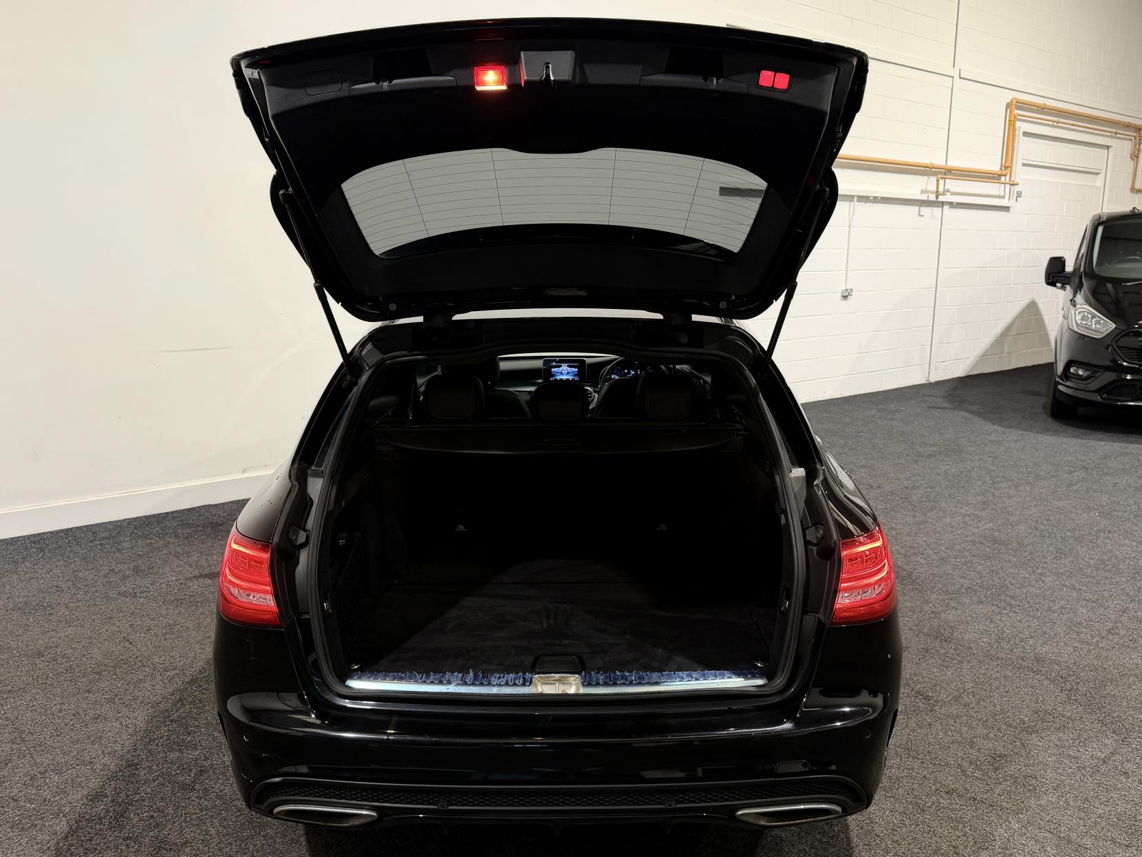 Mercedes-Benz C Class 2.1 C250d AMG Line (Premium) Estate 5dr Diesel 7G-Tronic+ Euro 6 (s/s) (204 ps)