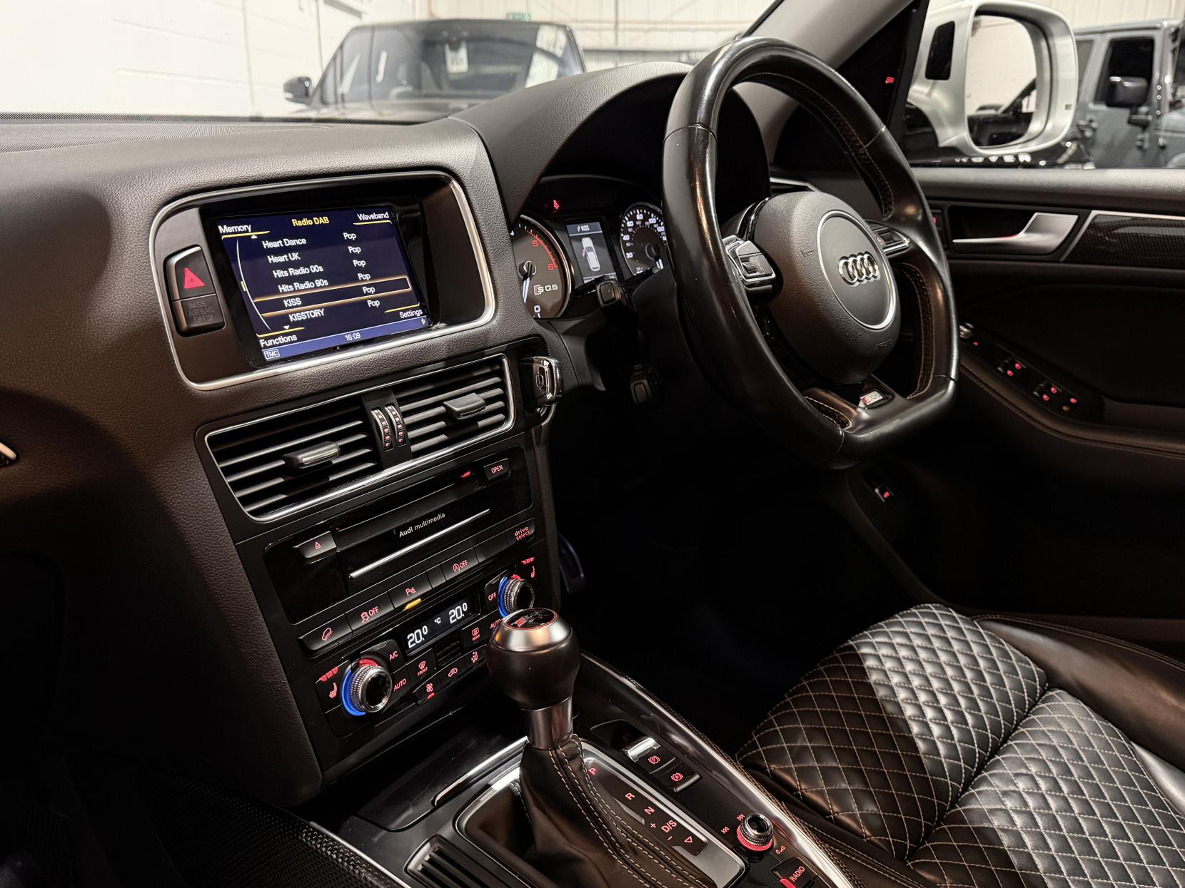 Audi SQ5 3.0 BiTDI V6 SUV 5dr Diesel Tiptronic quattro Euro 5 (s/s) (313 ps)