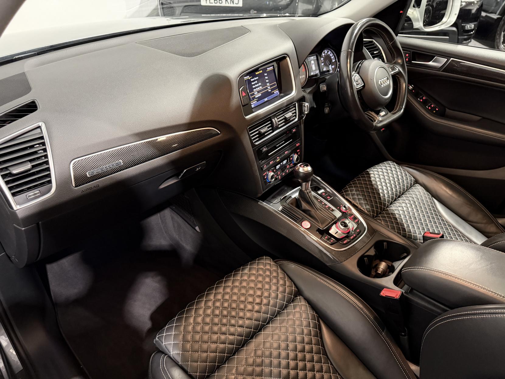 Audi SQ5 3.0 BiTDI V6 SUV 5dr Diesel Tiptronic quattro Euro 5 (s/s) (313 ps)