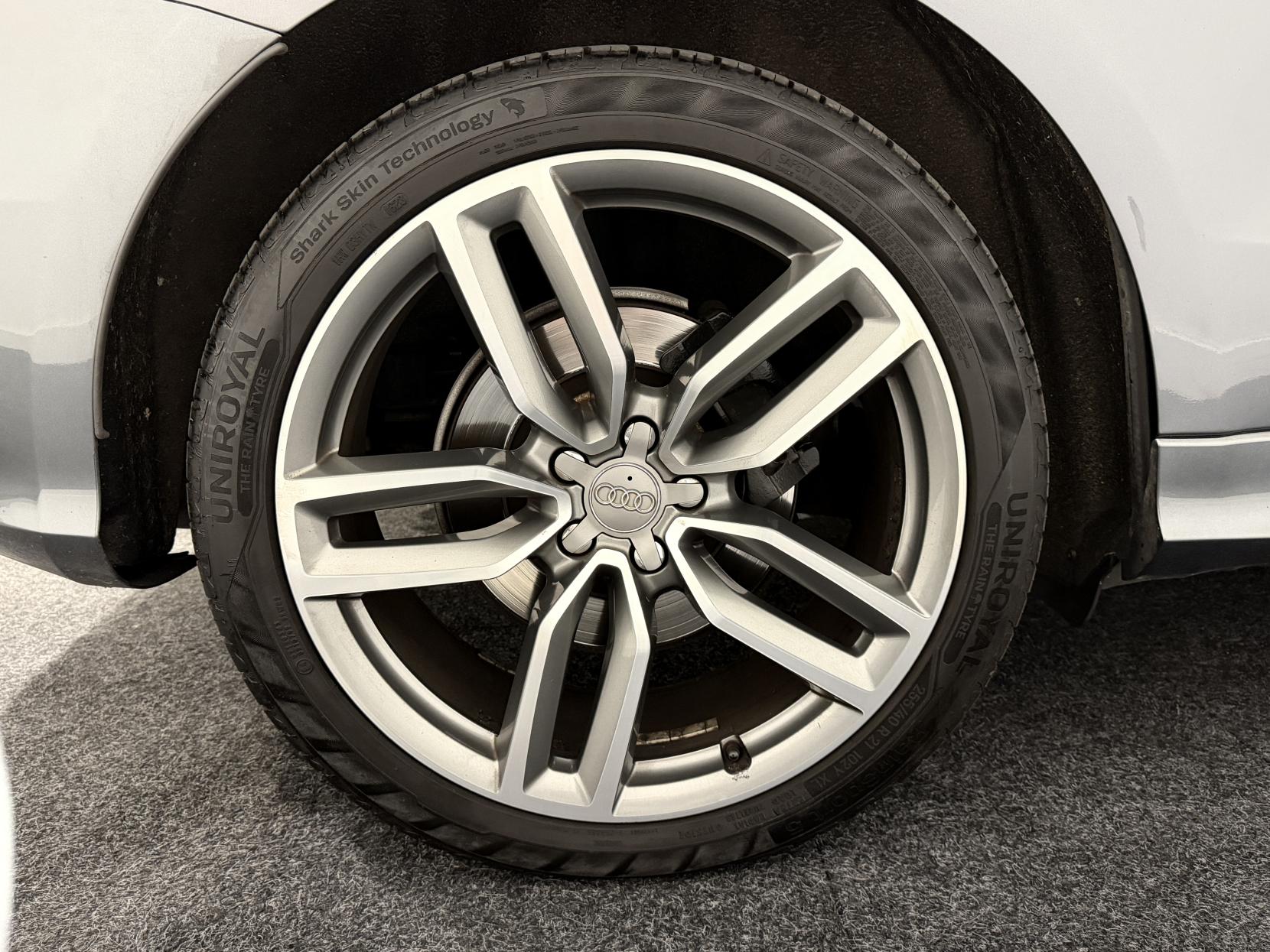 Audi SQ5 3.0 BiTDI V6 SUV 5dr Diesel Tiptronic quattro Euro 5 (s/s) (313 ps)