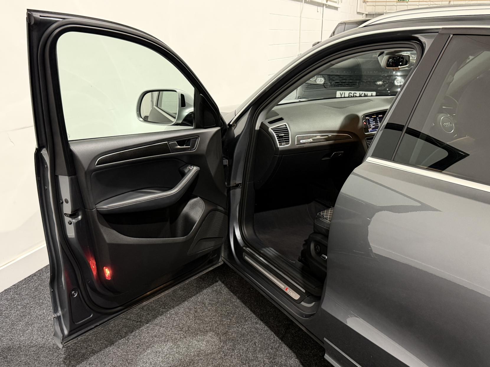 Audi SQ5 3.0 BiTDI V6 SUV 5dr Diesel Tiptronic quattro Euro 5 (s/s) (313 ps)