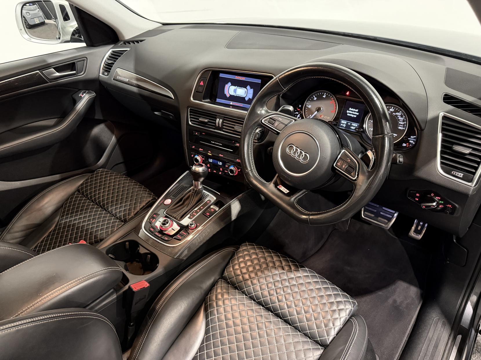 Audi SQ5 3.0 BiTDI V6 SUV 5dr Diesel Tiptronic quattro Euro 5 (s/s) (313 ps)