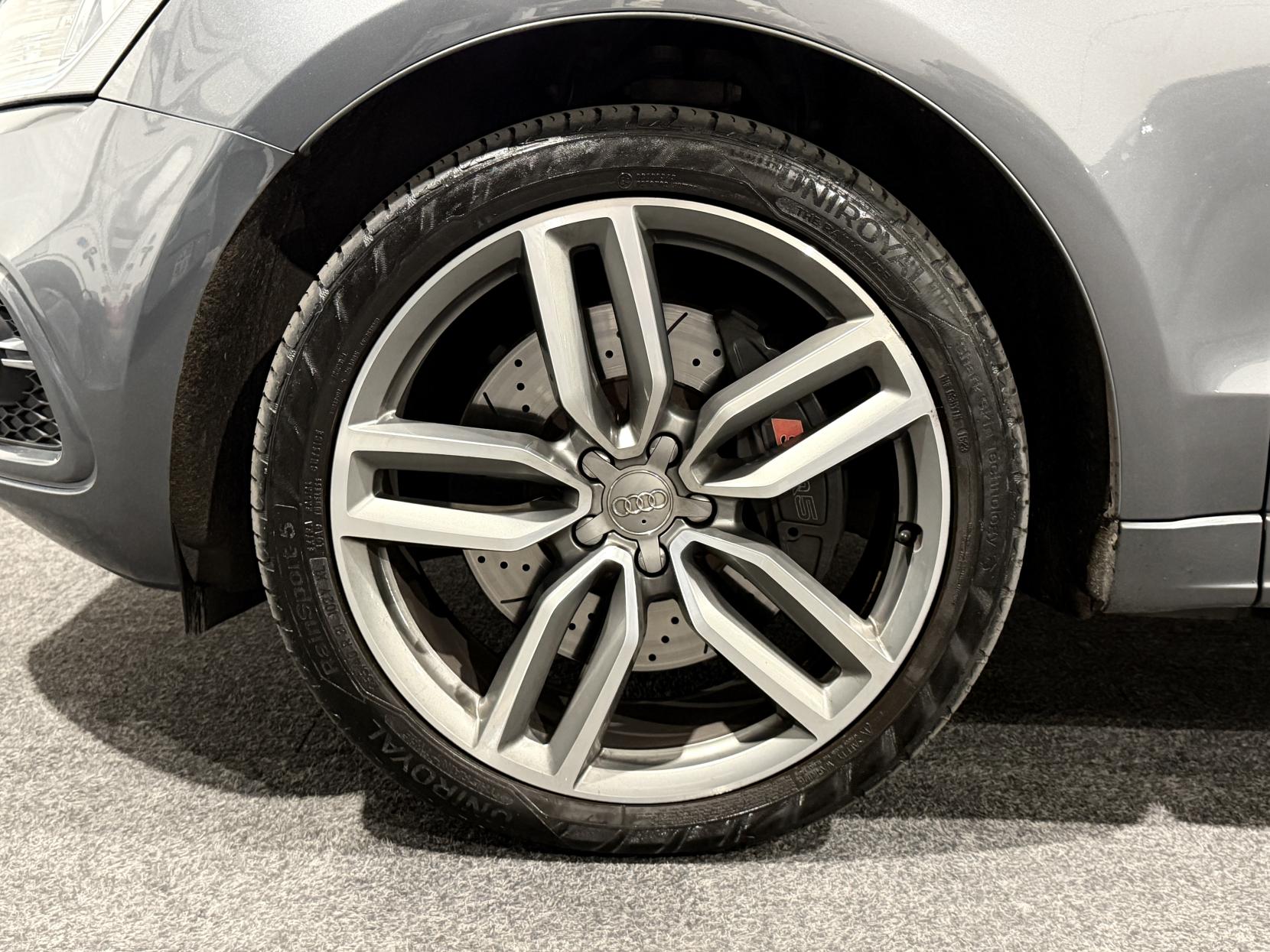 Audi SQ5 3.0 BiTDI V6 SUV 5dr Diesel Tiptronic quattro Euro 5 (s/s) (313 ps)