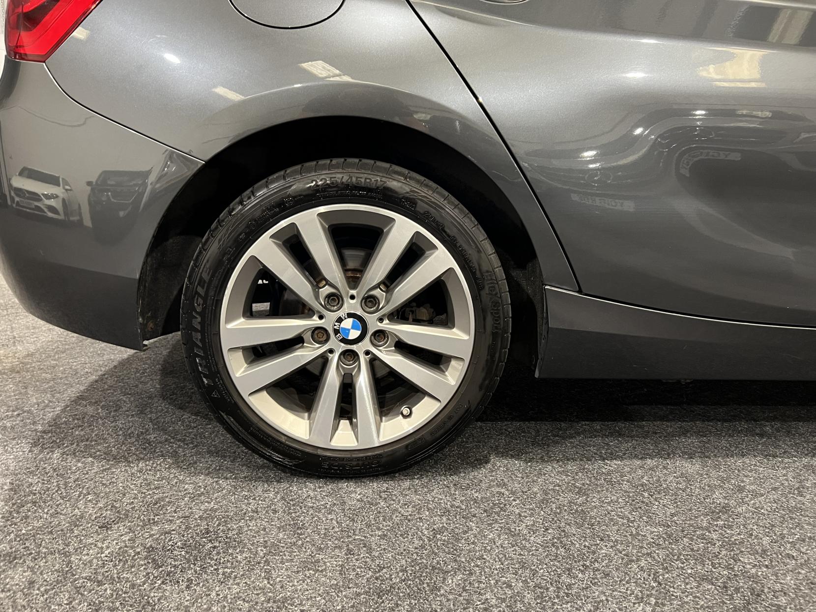 BMW 1 Series 1.5 118i Sport Hatchback 5dr Petrol Manual Euro 6 (s/s) (136 ps)