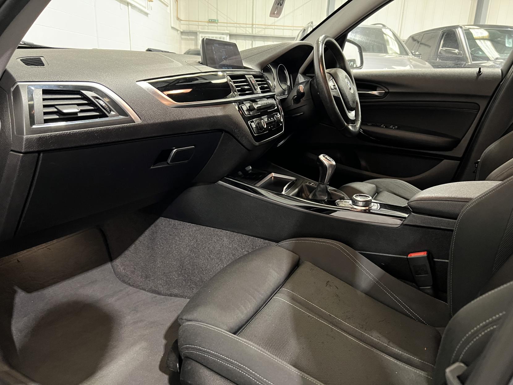 BMW 1 Series 1.5 118i Sport Hatchback 5dr Petrol Manual Euro 6 (s/s) (136 ps)