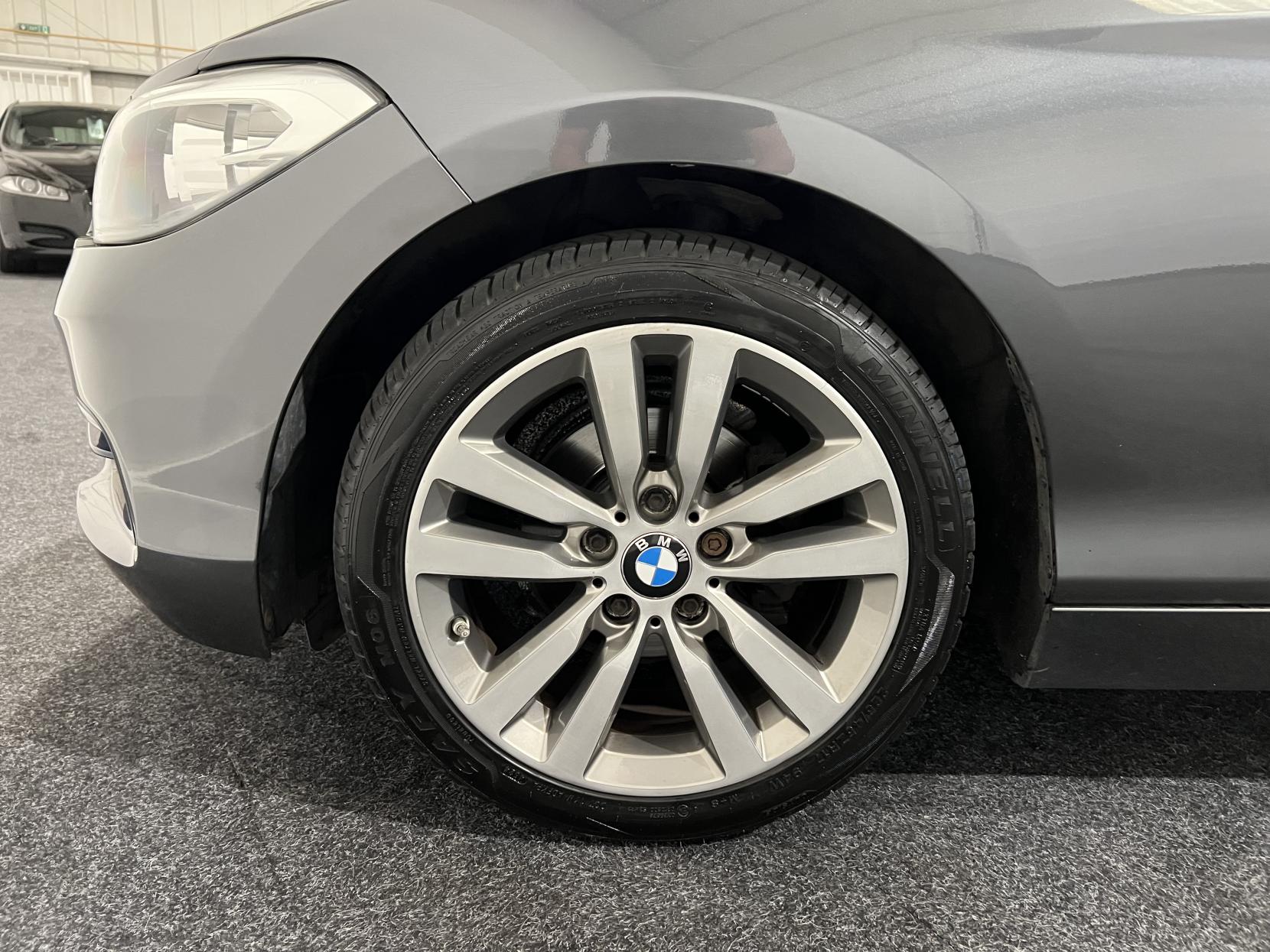 BMW 1 Series 1.5 118i Sport Hatchback 5dr Petrol Manual Euro 6 (s/s) (136 ps)