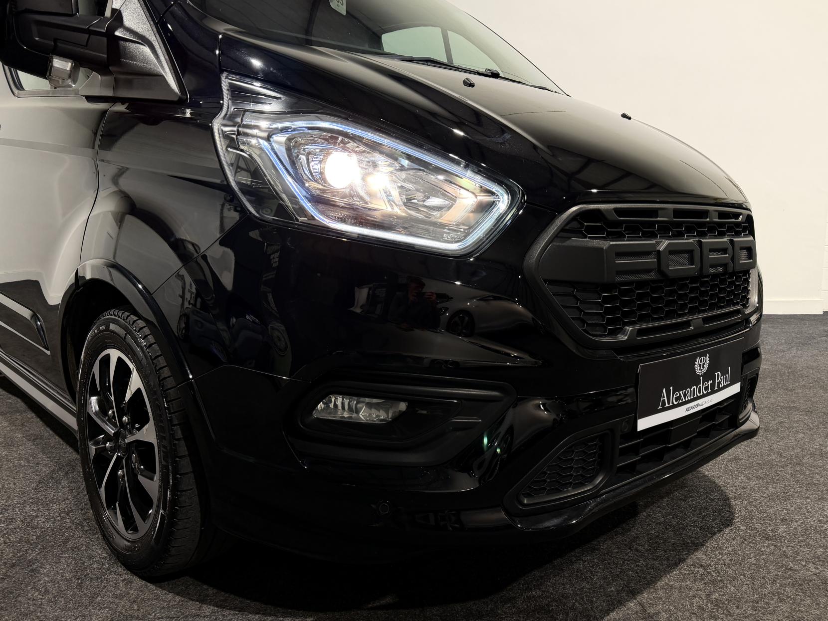 Ford Transit Custom 2.0 320 EcoBlue Sport Crew Van Double Cab 5dr Diesel Auto L1 H1 Euro 6 (170 ps)