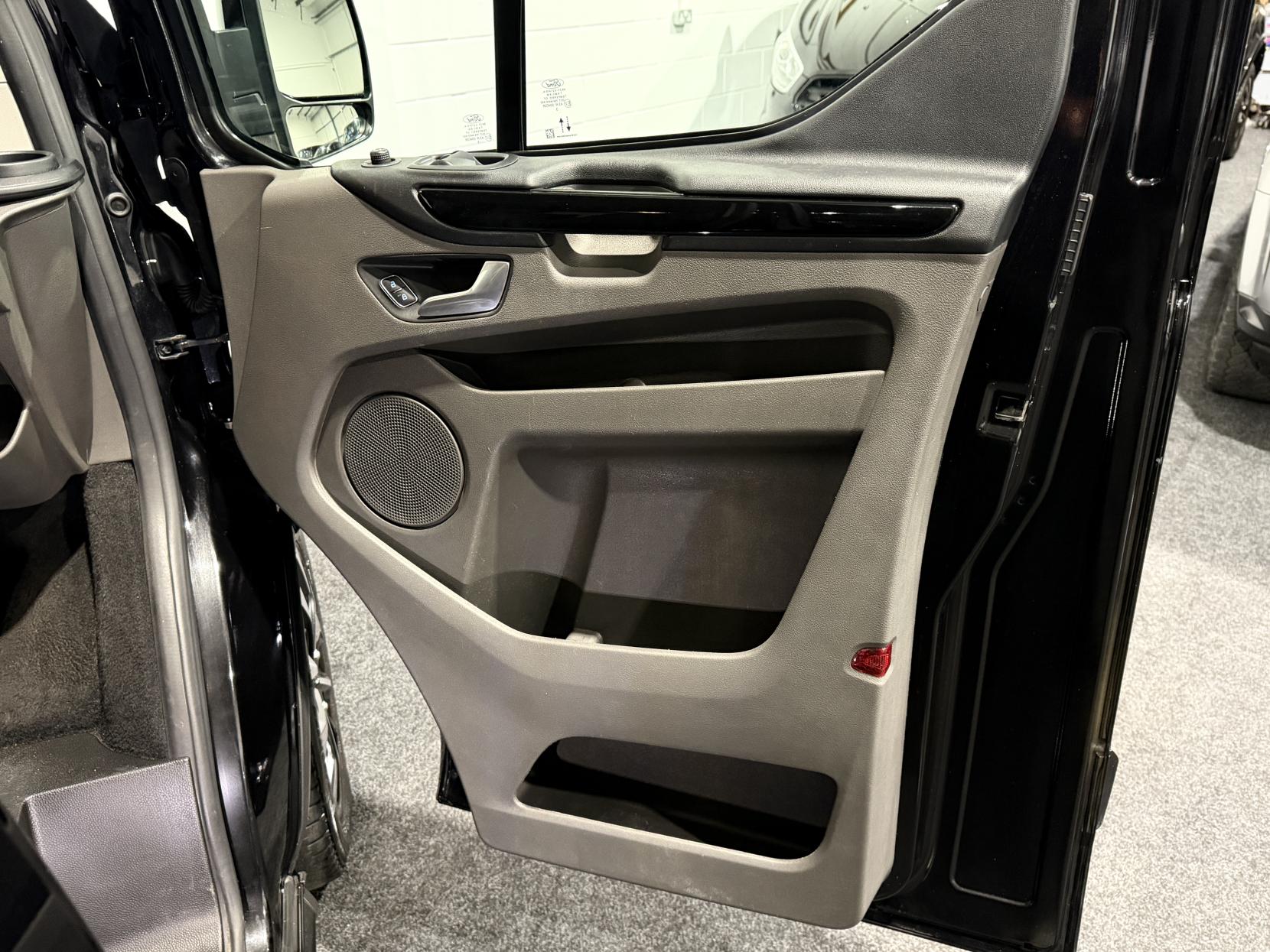 Ford Transit Custom 2.0 320 EcoBlue Sport Crew Van Double Cab 5dr Diesel Auto L1 H1 Euro 6 (170 ps)