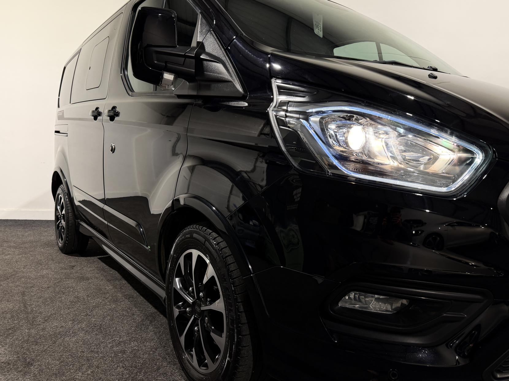 Ford Transit Custom 2.0 320 EcoBlue Sport Crew Van Double Cab 5dr Diesel Auto L1 H1 Euro 6 (170 ps)