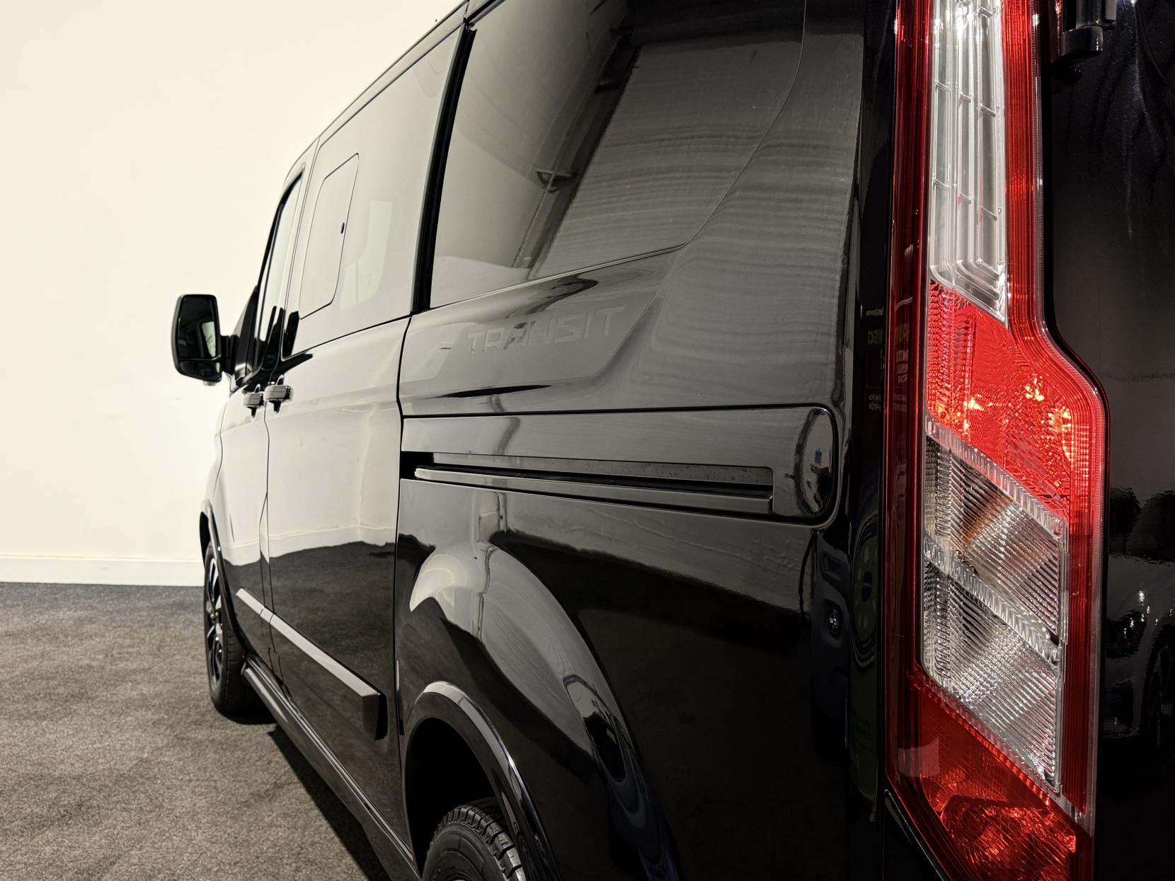 Ford Transit Custom 2.0 320 EcoBlue Sport Crew Van Double Cab 5dr Diesel Auto L1 H1 Euro 6 (170 ps)