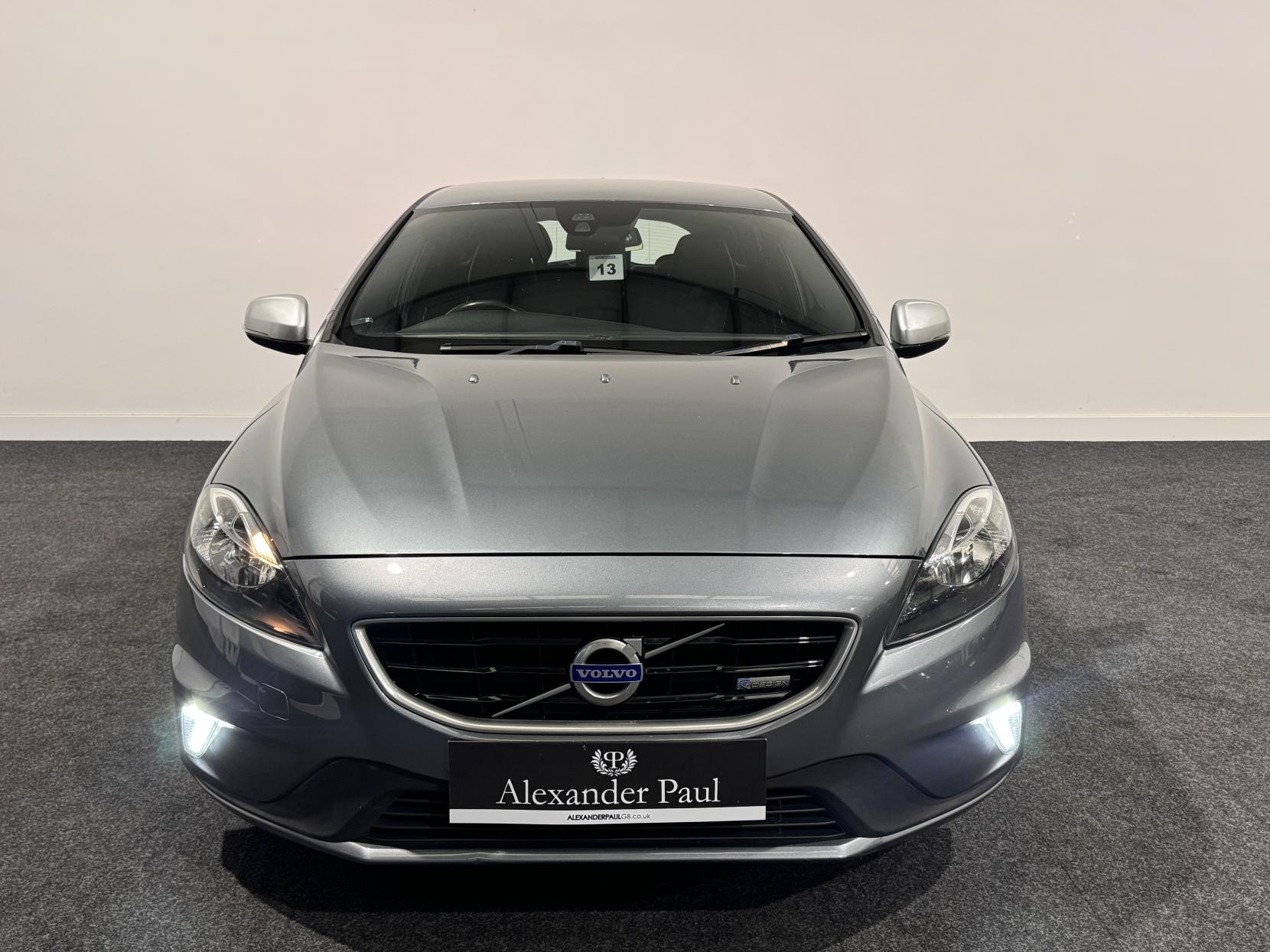 Volvo V40 1.6 D2 R-Design Hatchback 5dr Diesel Manual Euro 5 (s/s) (115 ps)
