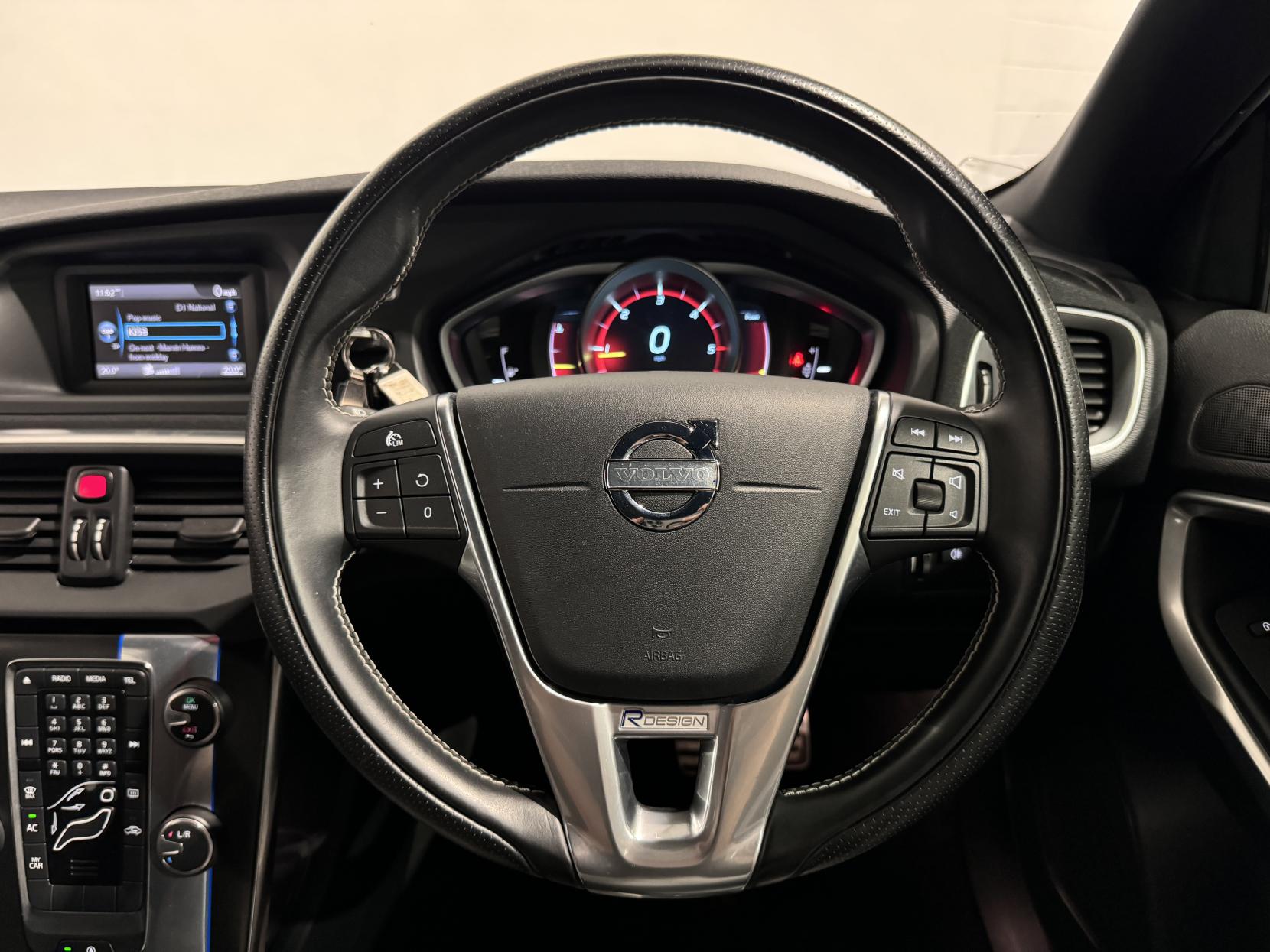 Volvo V40 1.6 D2 R-Design Hatchback 5dr Diesel Manual Euro 5 (s/s) (115 ps)
