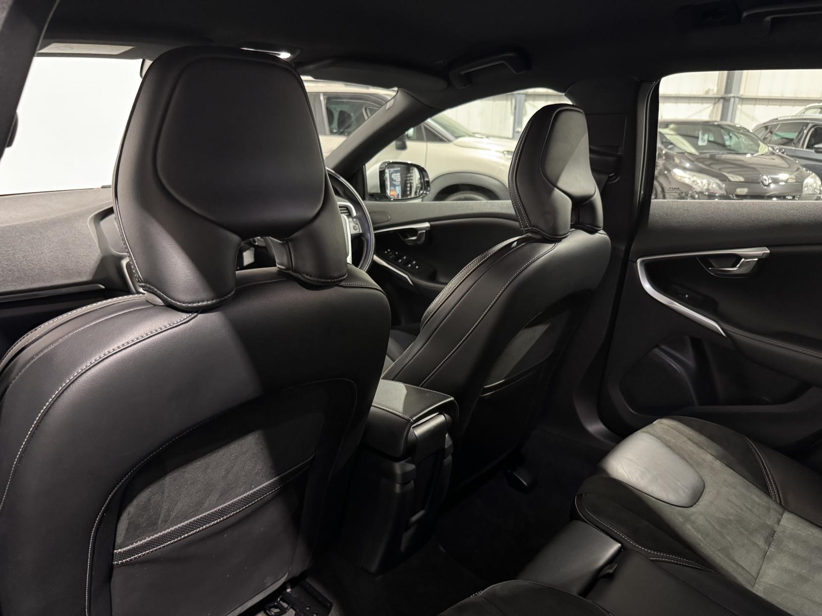 Volvo V40 1.6 D2 R-Design Hatchback 5dr Diesel Manual Euro 5 (s/s) (115 ps)