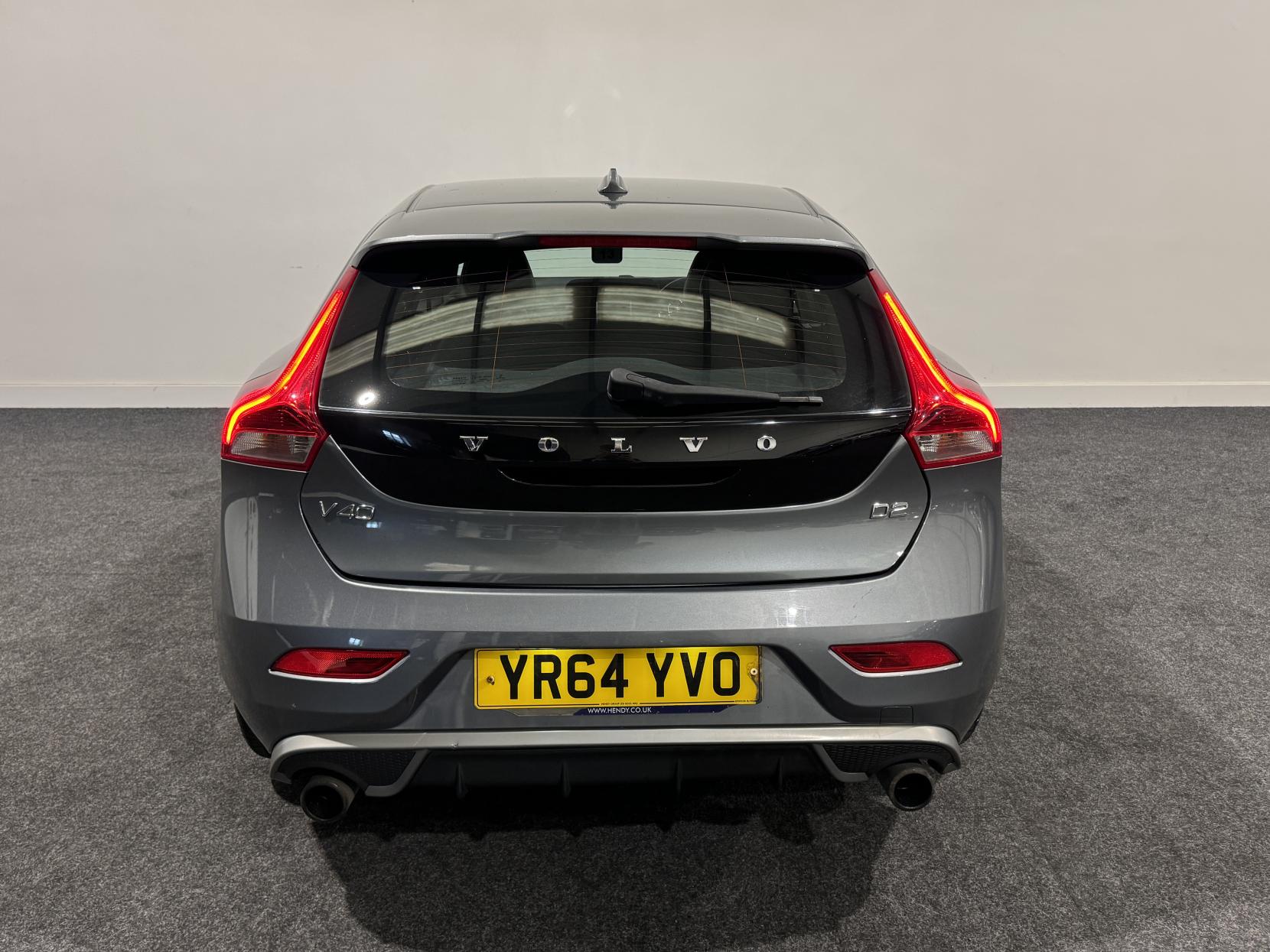 Volvo V40 1.6 D2 R-Design Hatchback 5dr Diesel Manual Euro 5 (s/s) (115 ps)