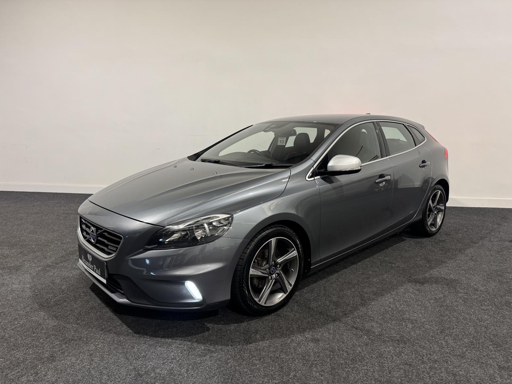 Volvo V40 1.6 D2 R-Design Hatchback 5dr Diesel Manual Euro 5 (s/s) (115 ps)