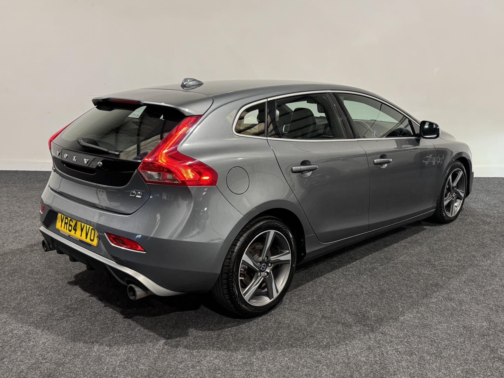 Volvo V40 1.6 D2 R-Design Hatchback 5dr Diesel Manual Euro 5 (s/s) (115 ps)