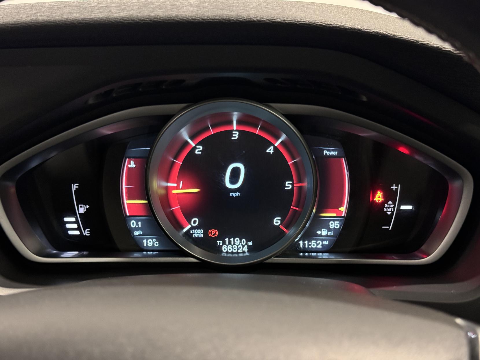 Volvo V40 1.6 D2 R-Design Hatchback 5dr Diesel Manual Euro 5 (s/s) (115 ps)
