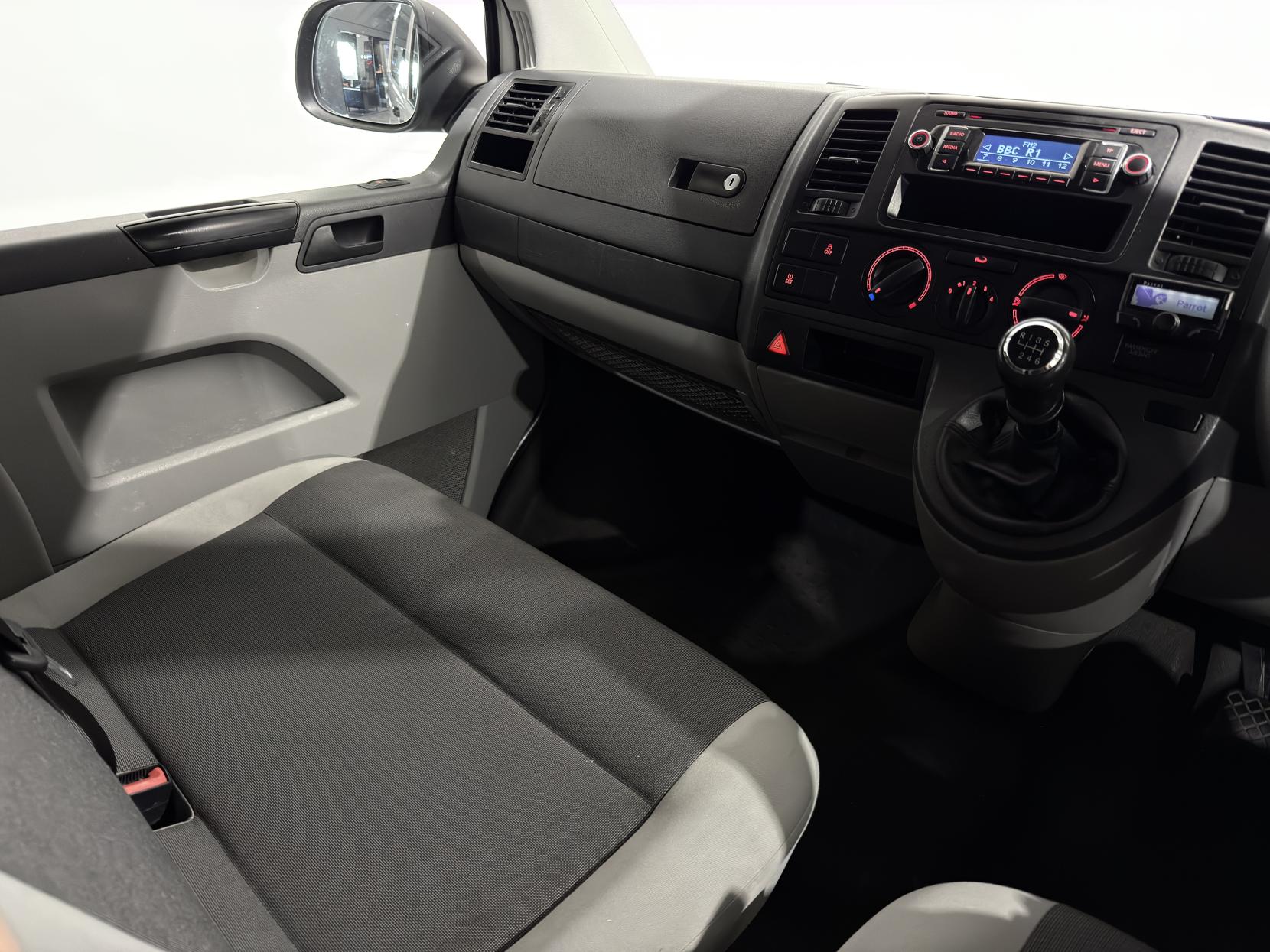 Volkswagen Transporter 2.0 TDI T32 Startline Kombi 4dr Diesel Manual L1 H1 (198 g/km, 138.08 bhp)