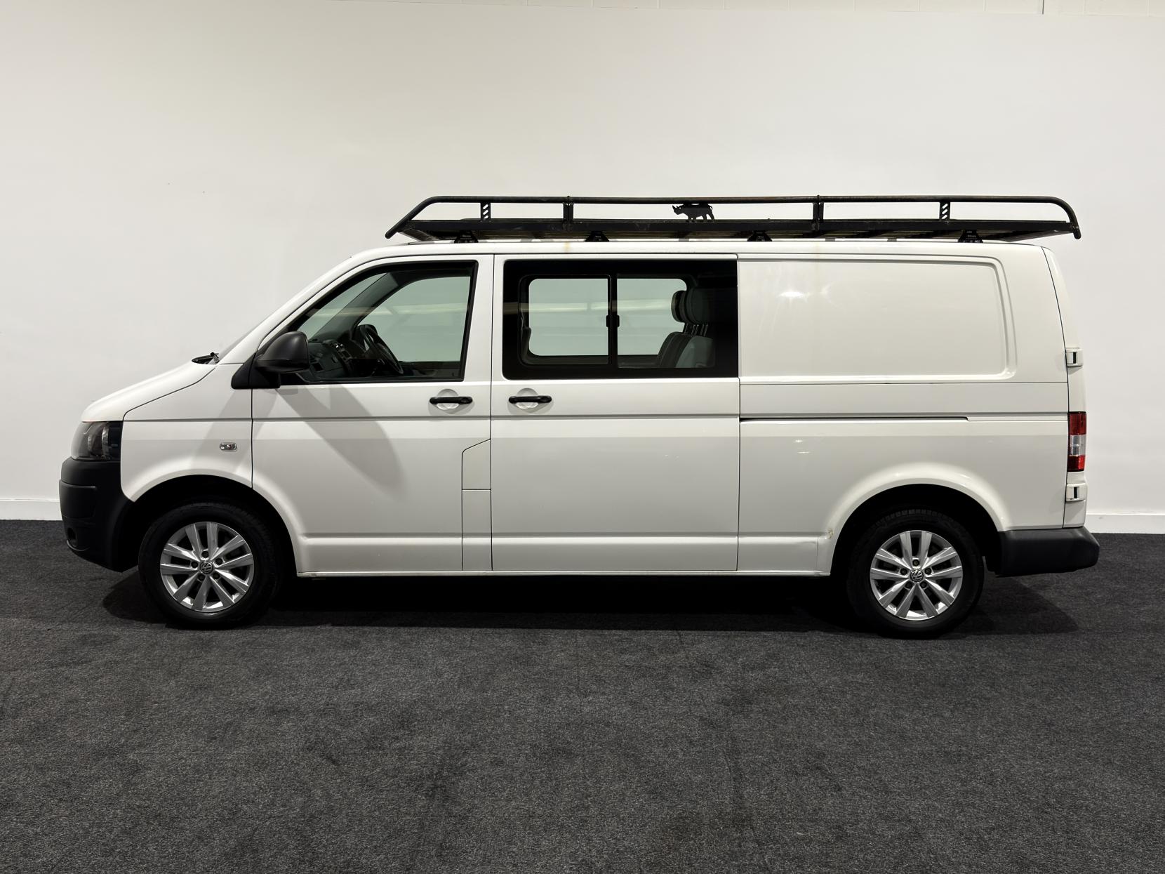 Volkswagen Transporter 2.0 TDI T32 Startline Kombi 4dr Diesel Manual L1 H1 (198 g/km, 138.08 bhp)